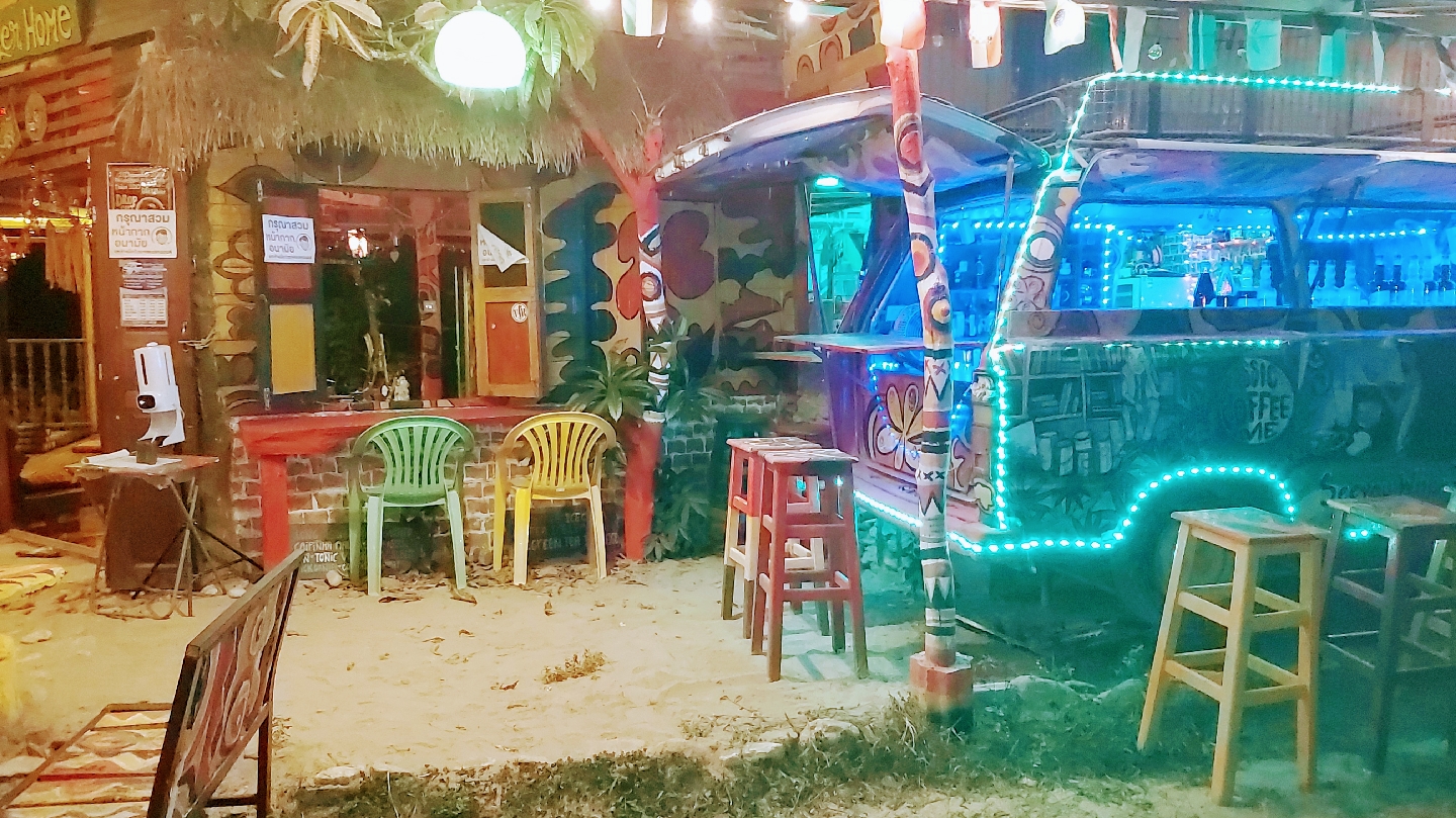 Ginger Home Restaurant & Bar And Chan siam tattoo bamboo & machine