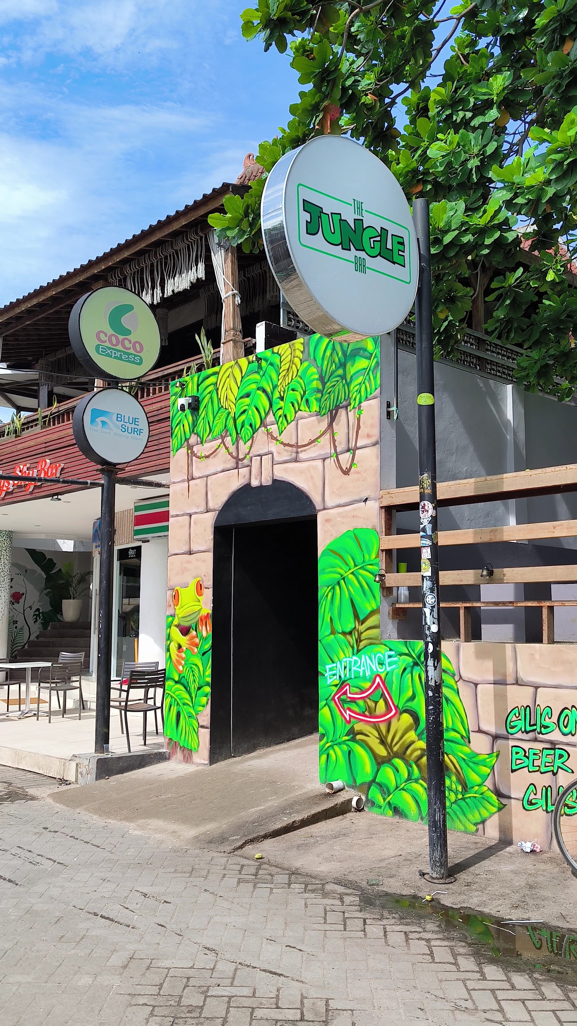 Gili Guide Trawangan (bike and ticketing)