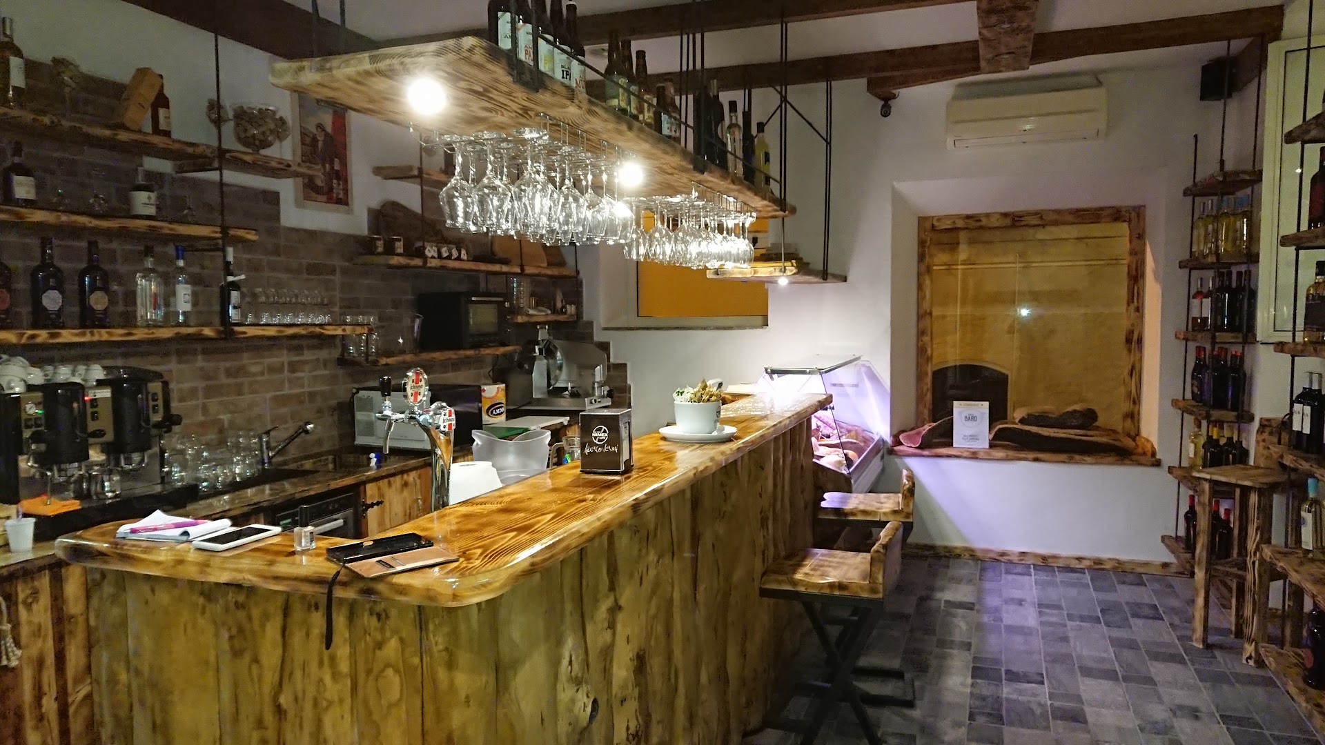 Taverna Barò - Sardinian Pub & Shop