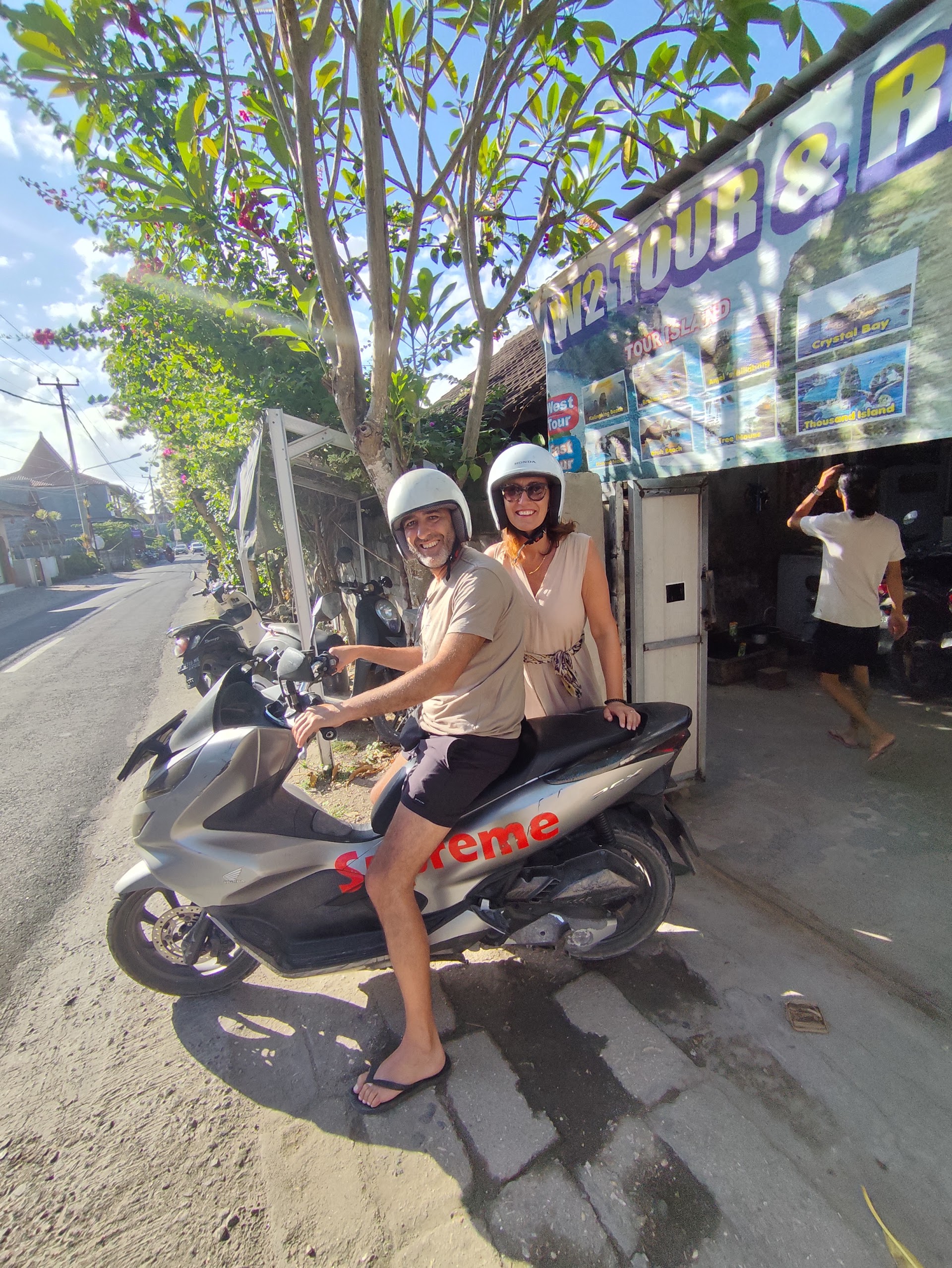 RENTAL SCOOTER W2 & TOUR ISLAND