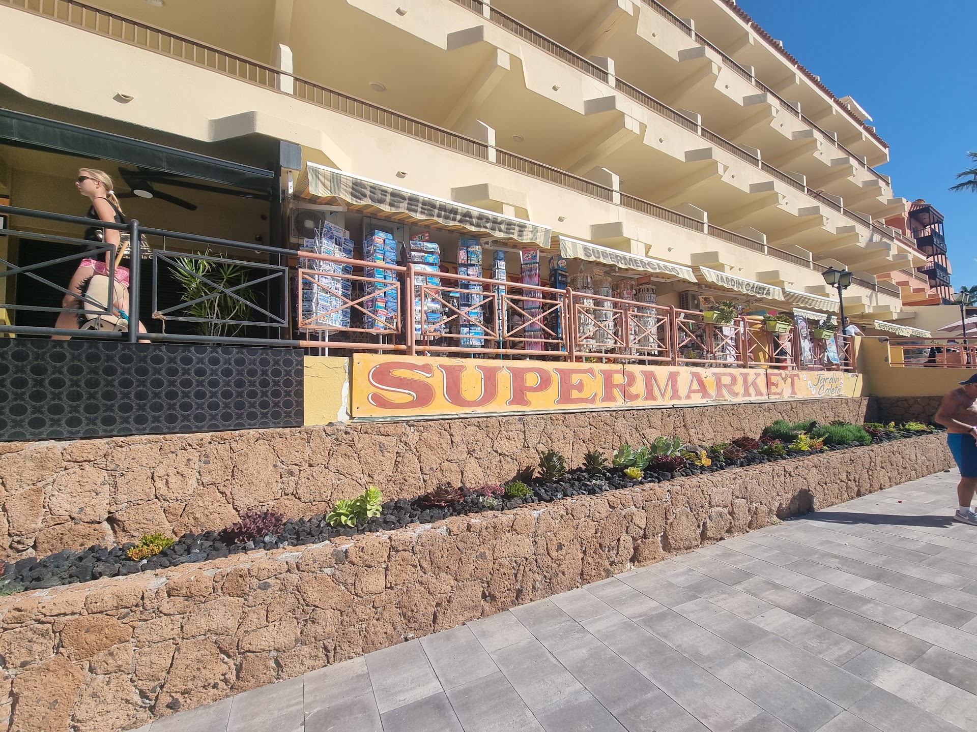 Supermarket Jardín Caleta