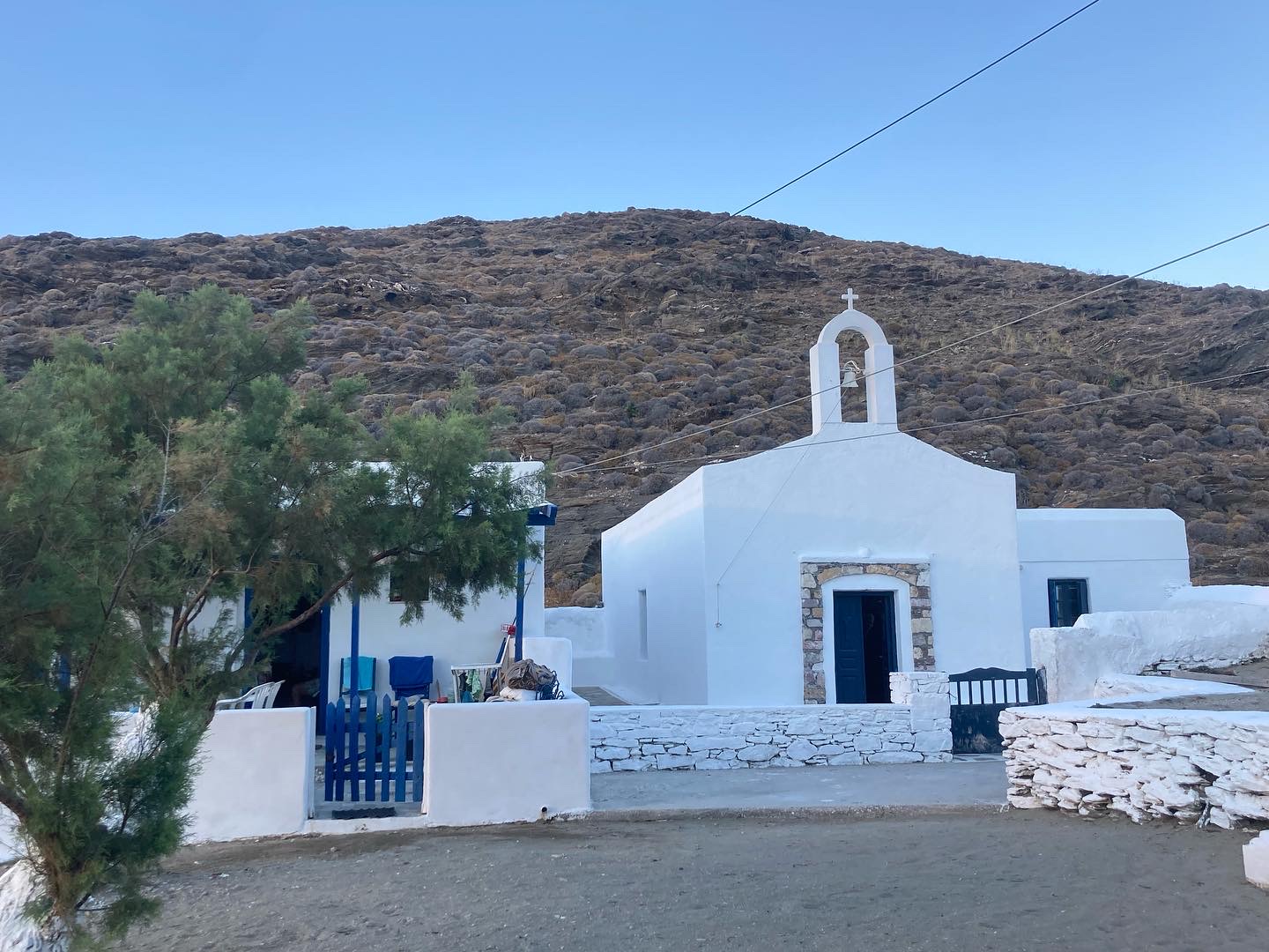 Churches in Loutra