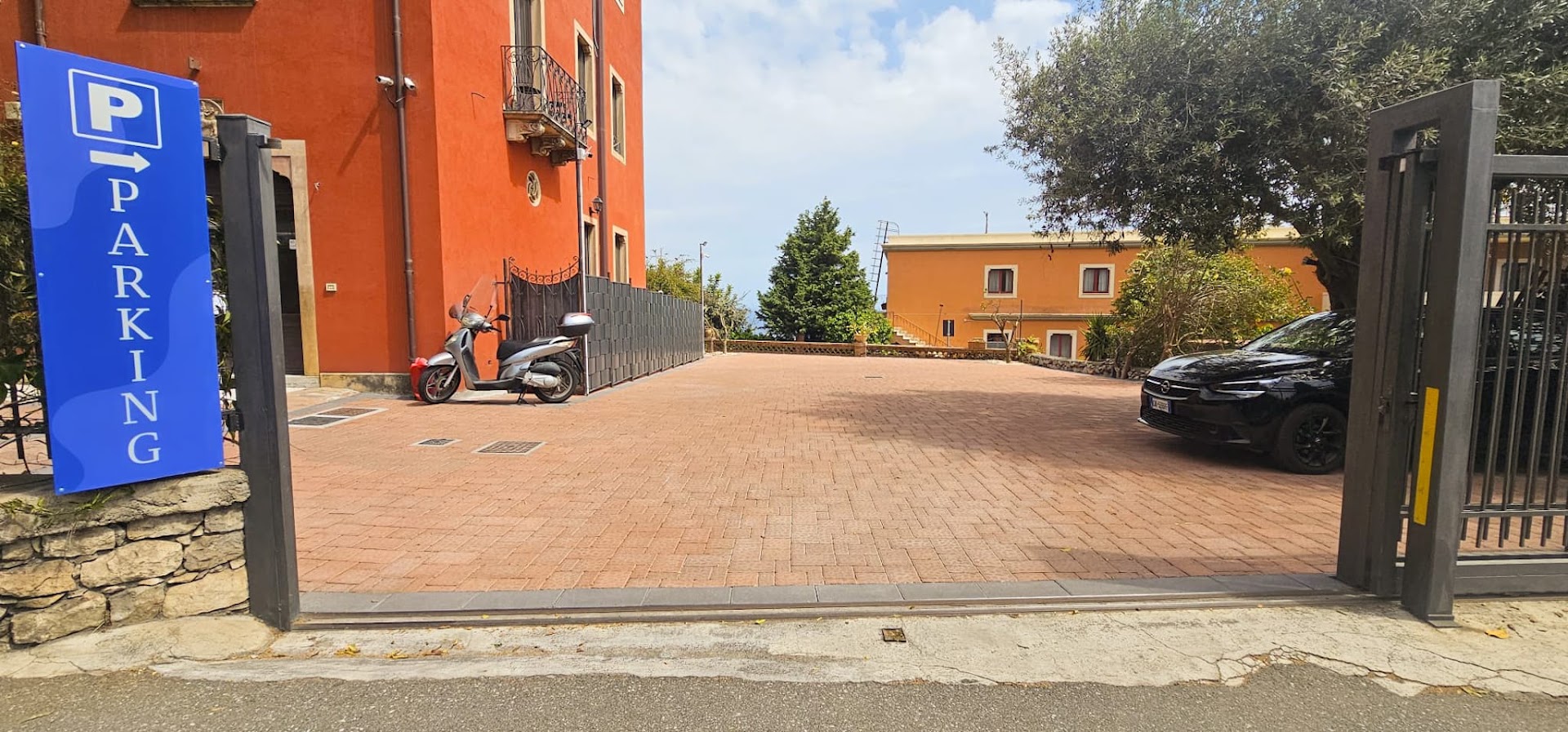 Astoria Parking Taormina centro