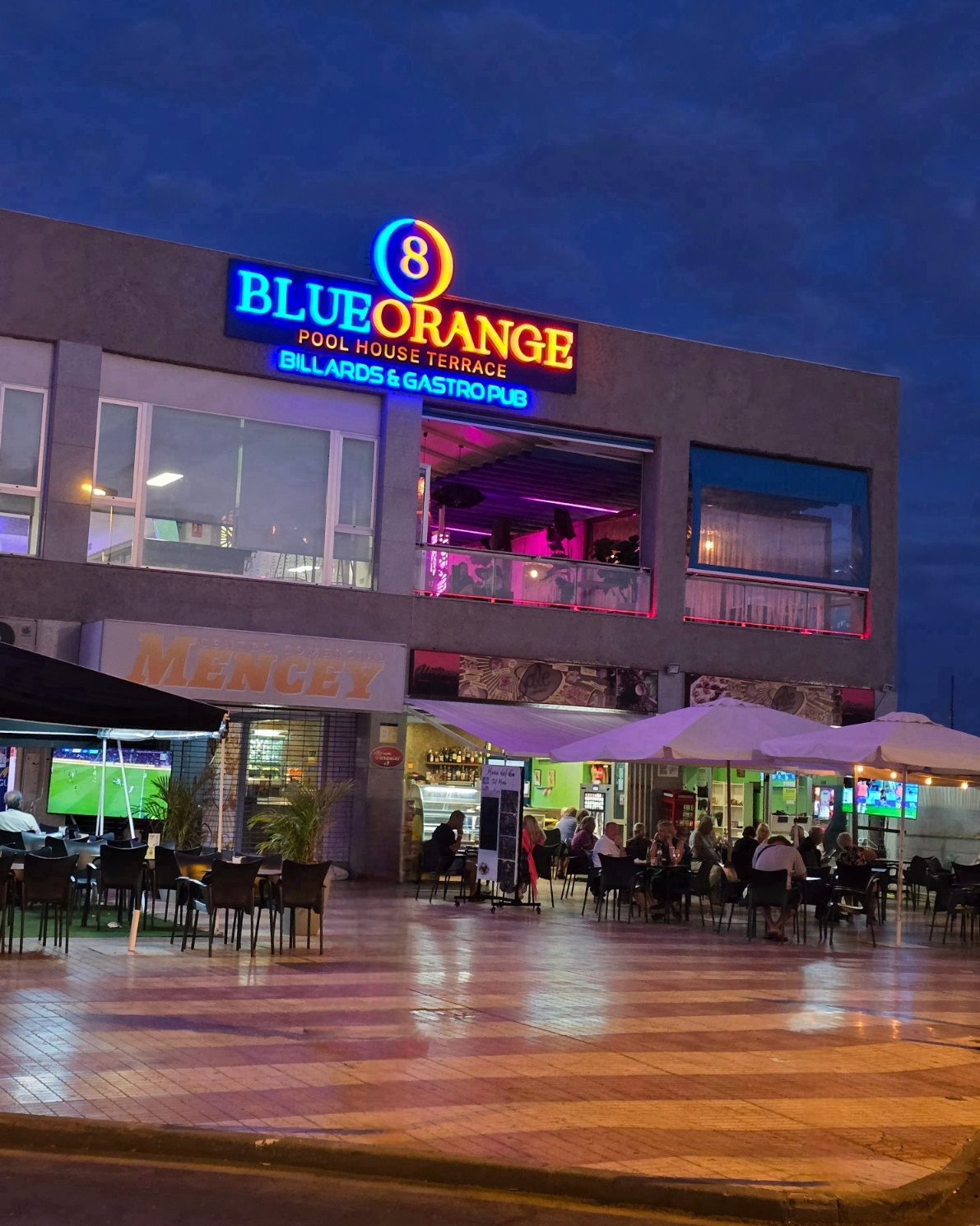 Blue Orange Lounge / Pool House Terrace