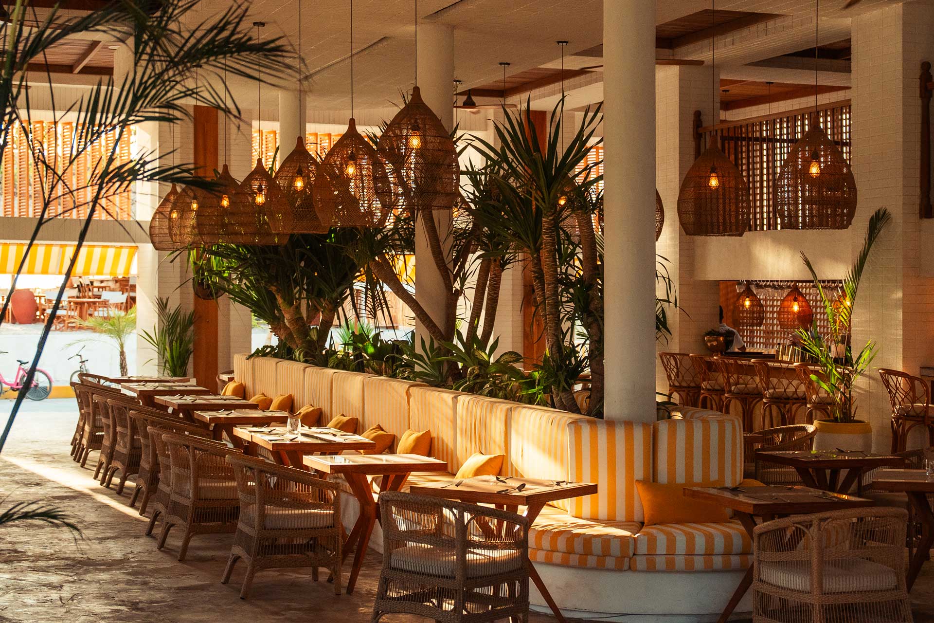 Pacifica by Cocana - Restaurant & Poolsuite
