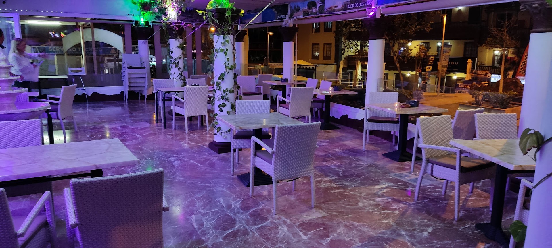 Petra’s Bar
