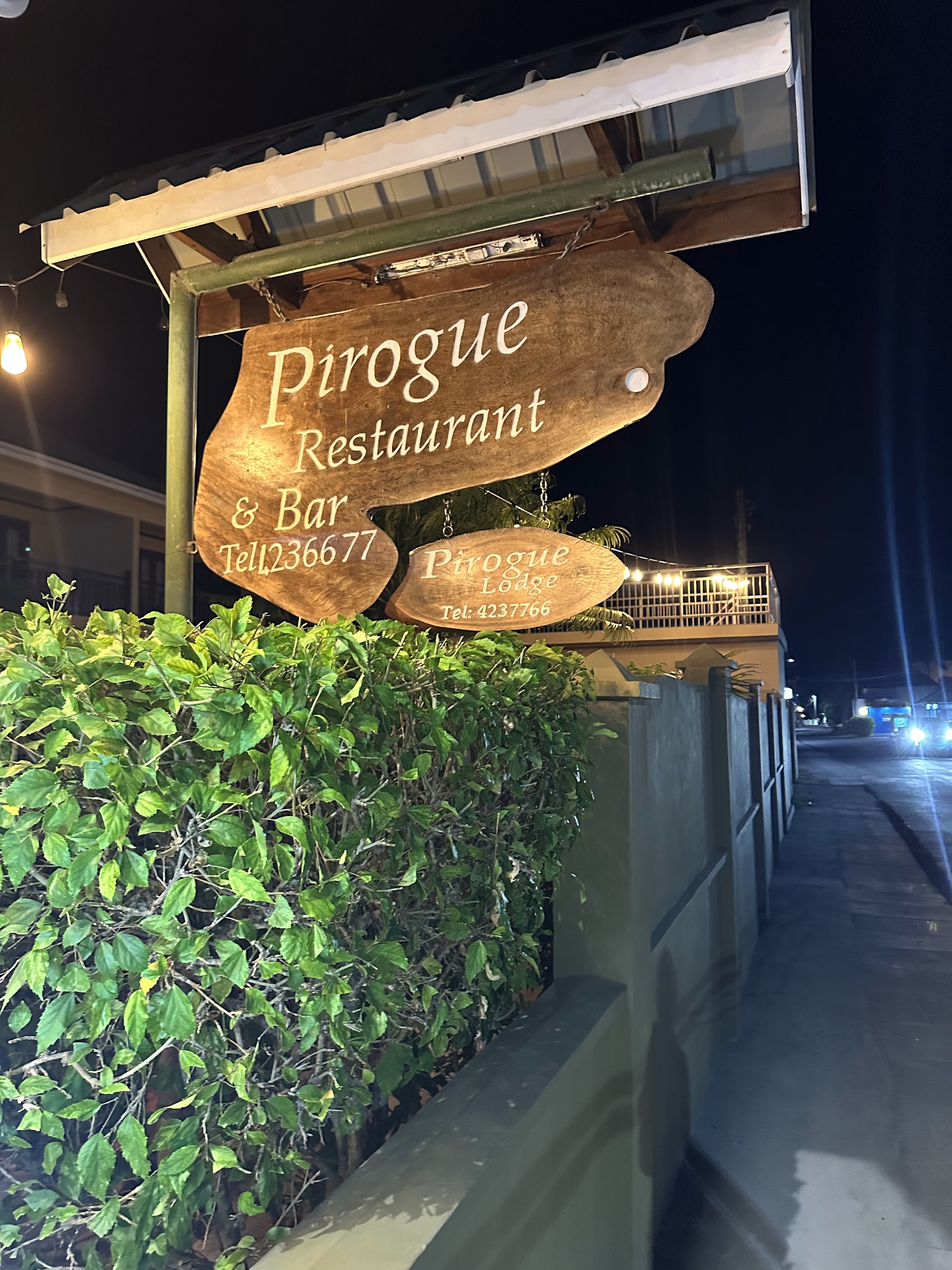 Pirogue Restaurant & Bar