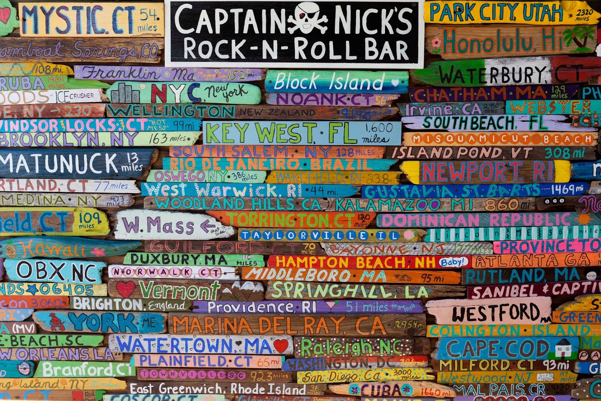 Captain Nick's Rock-n-Roll Bar (Seasonal May-Septemeber)