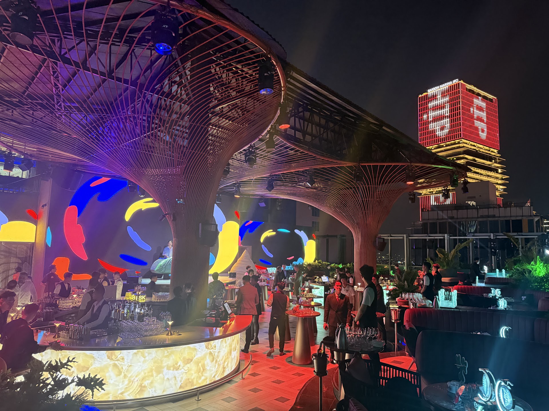 KÉN SKYBAR