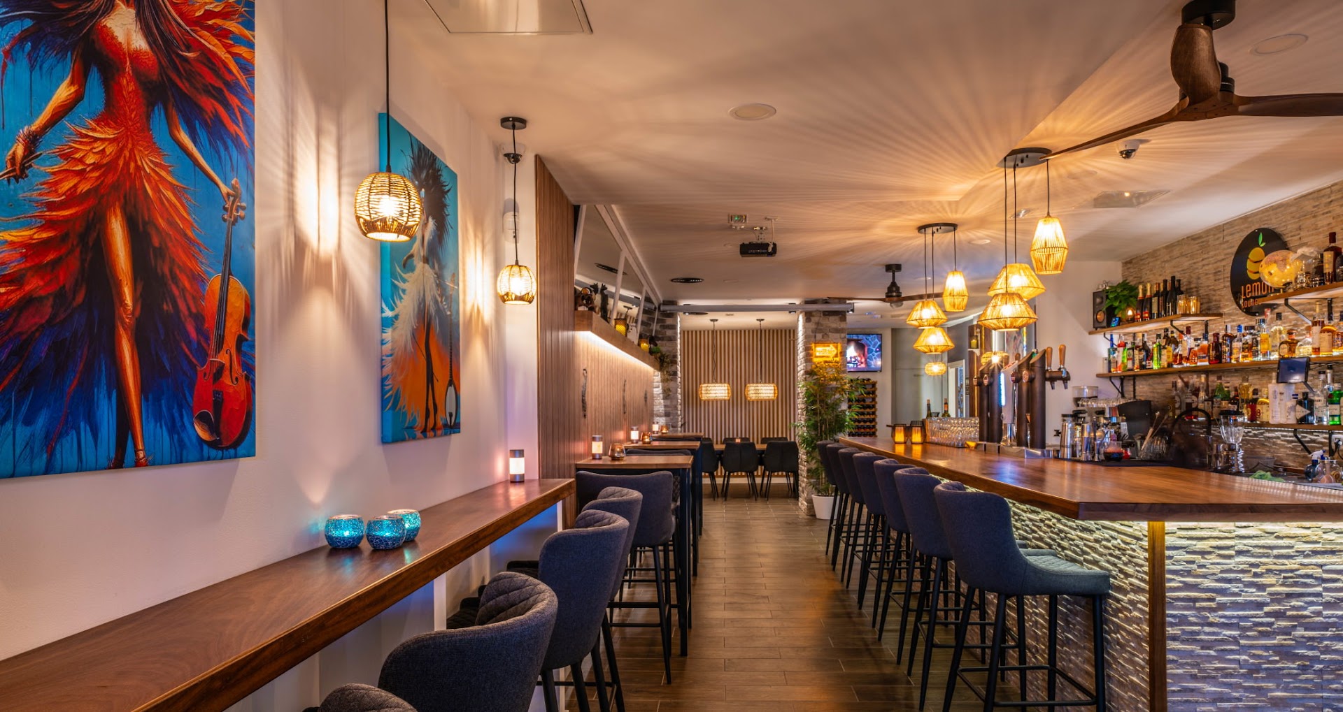 Lemon Lounge Bar