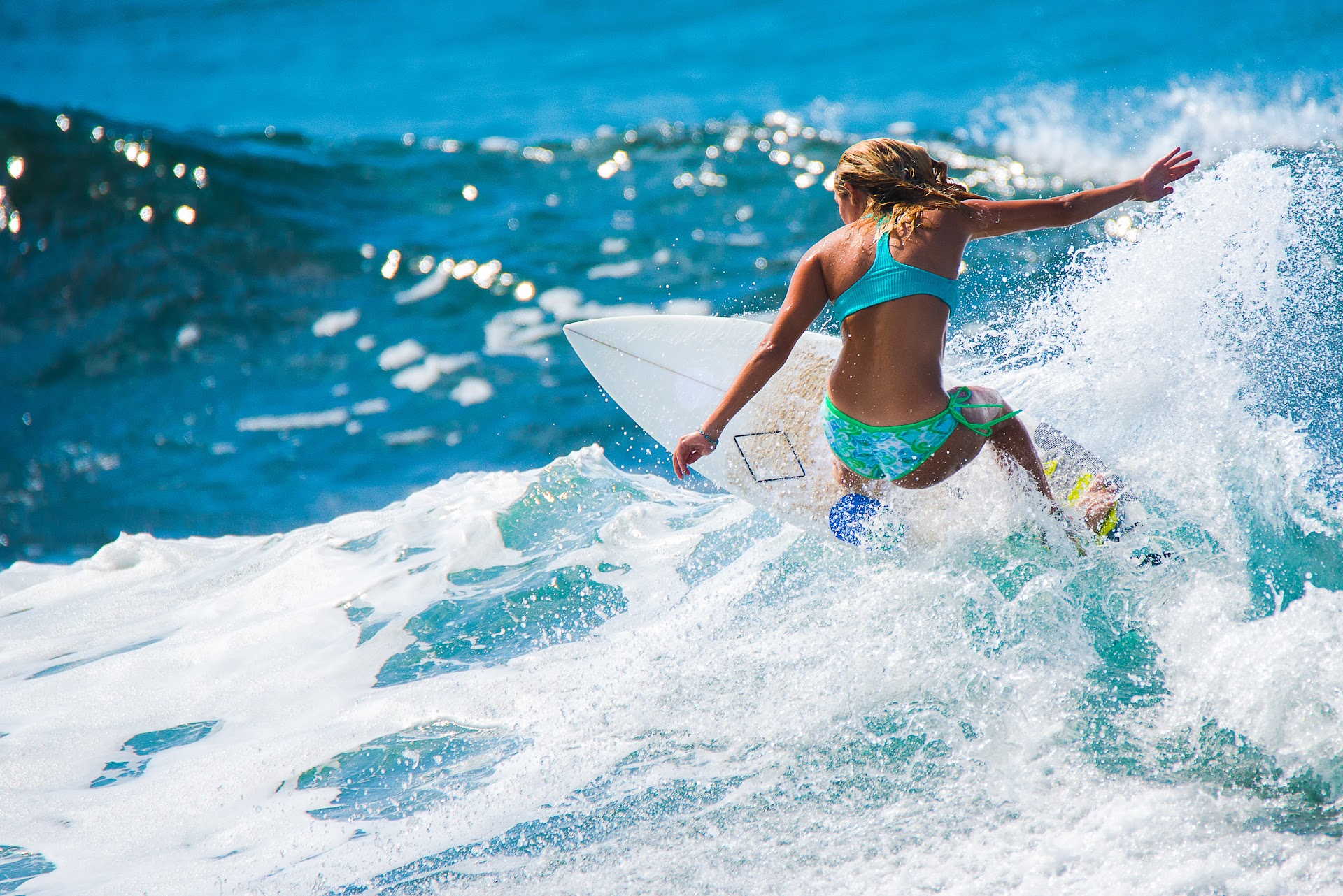 BonaOna Surf School & Bar