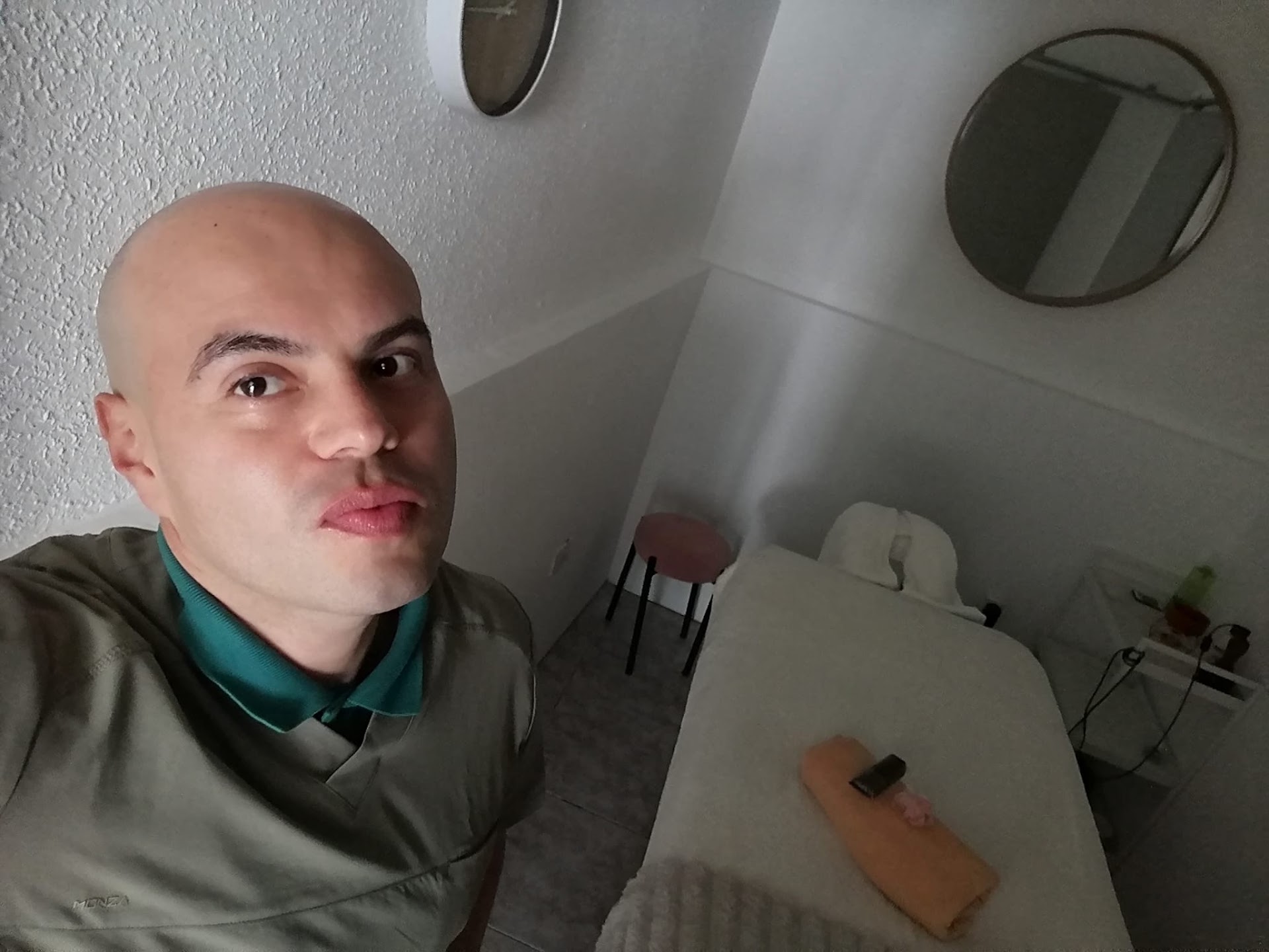 Quiromasajista titulado IVÁN