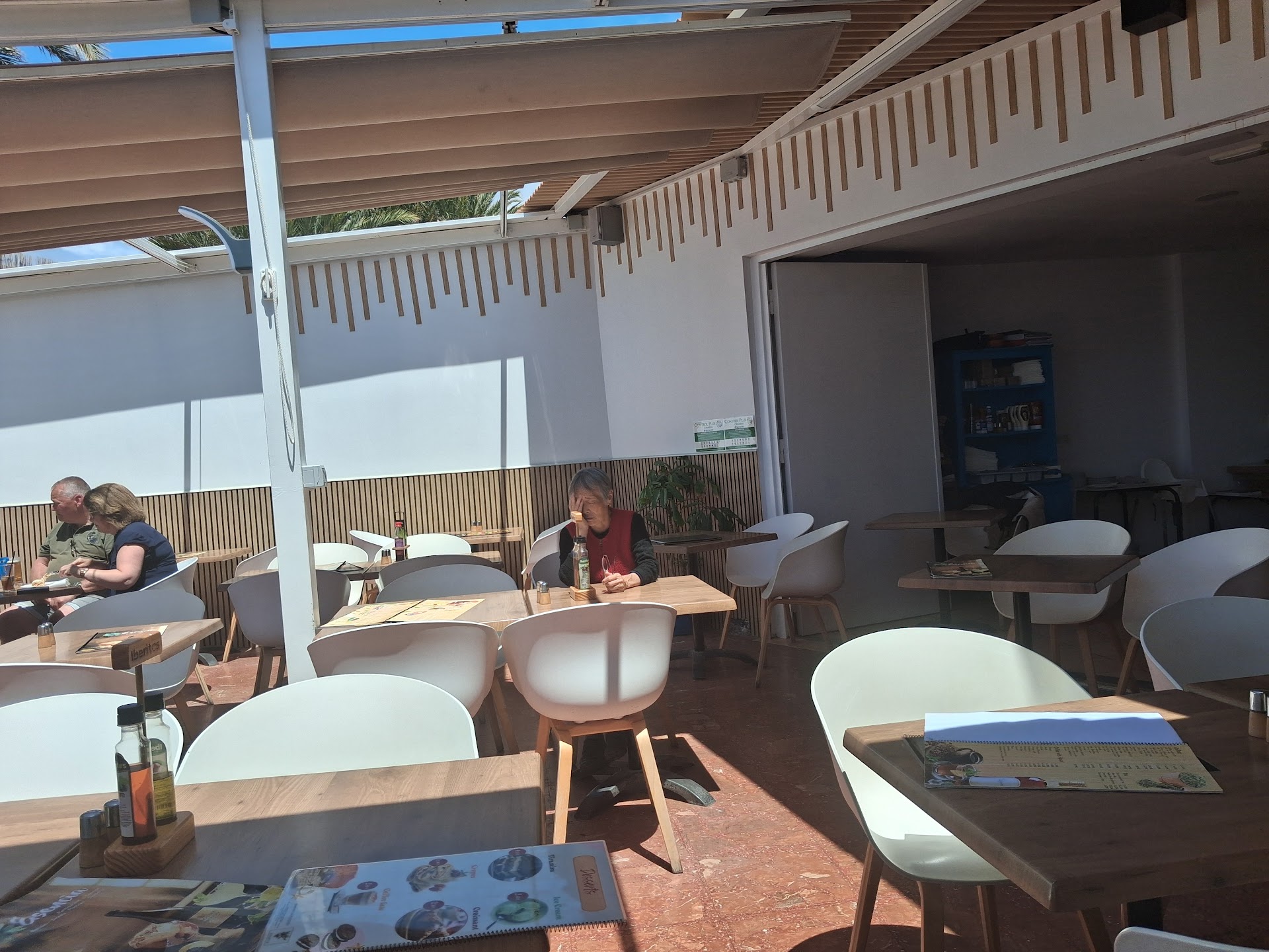 Esencia Restaurante & Lounge Bar