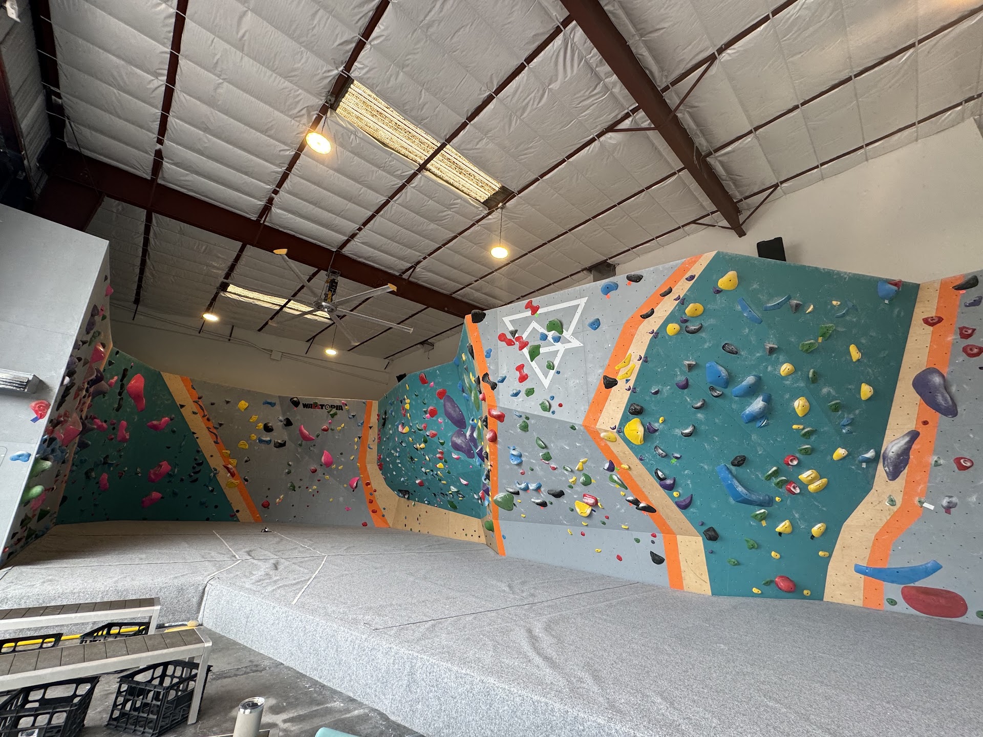 Kona Cliffs