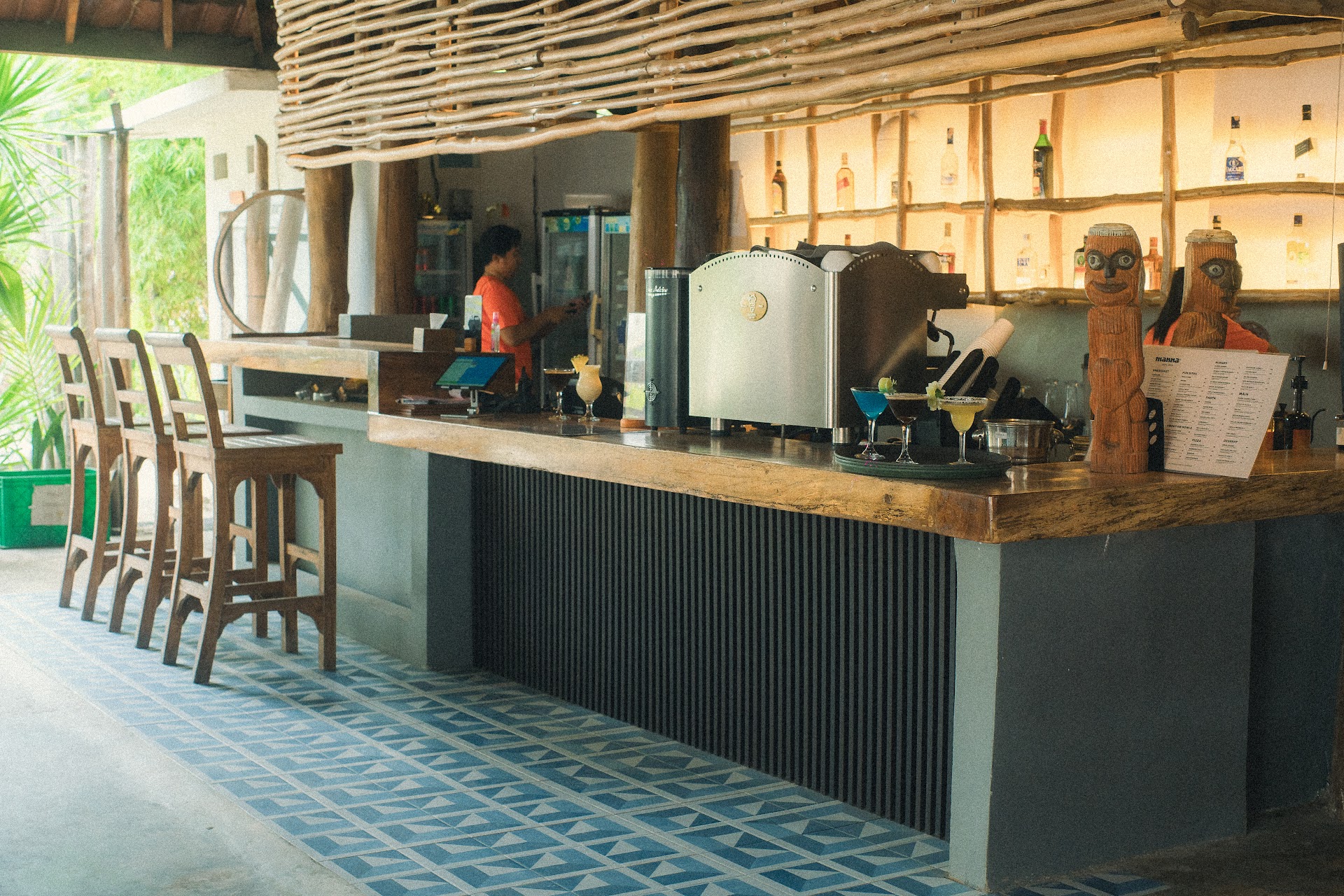 Manna Bar & Resto