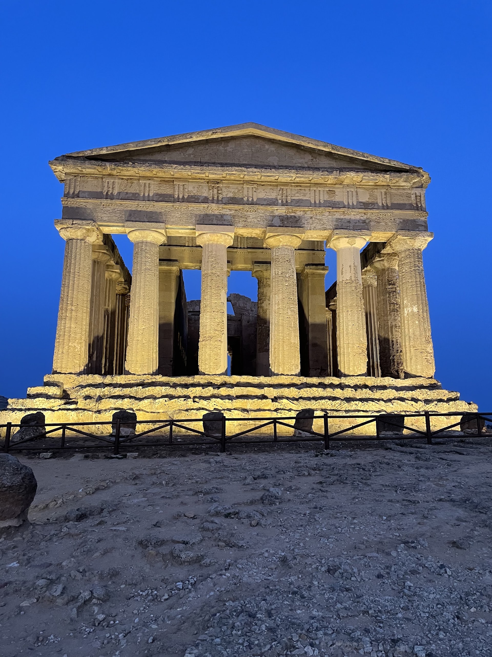 AGRIGENTO TOURIST GUIDE of the Valley of the Temples - Giovanna Lombardo