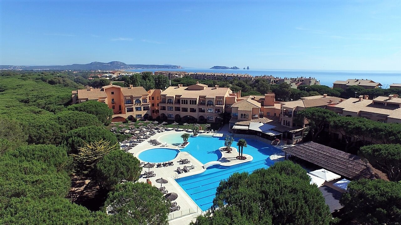 La Costa Beach & Golf Resort