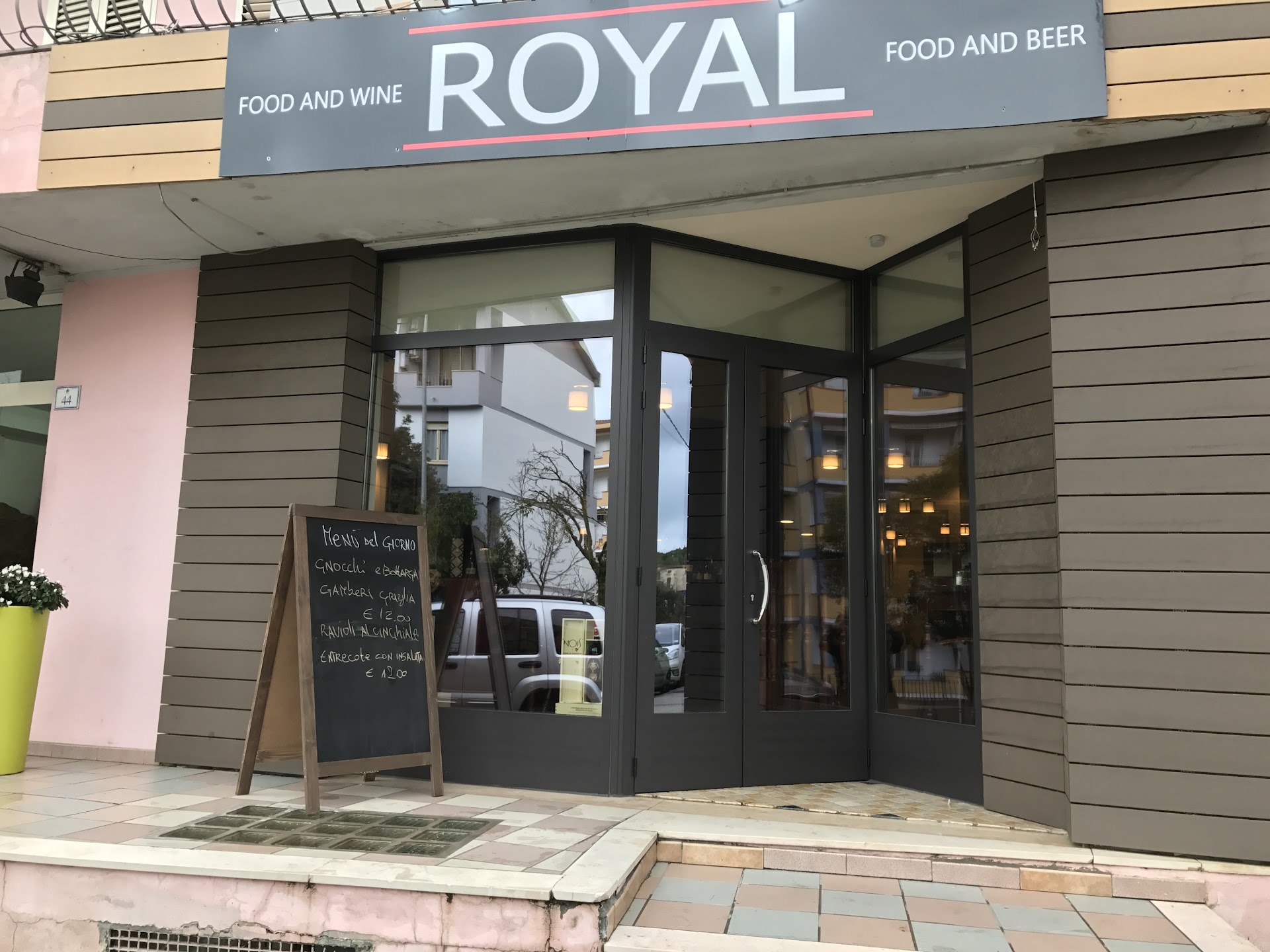 Coffee Royal pub