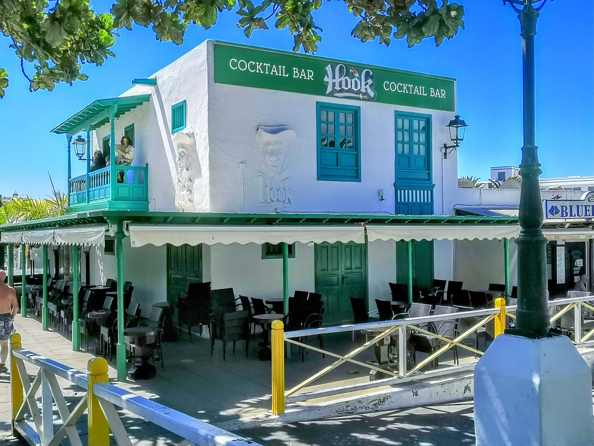 Hook cocktail bar