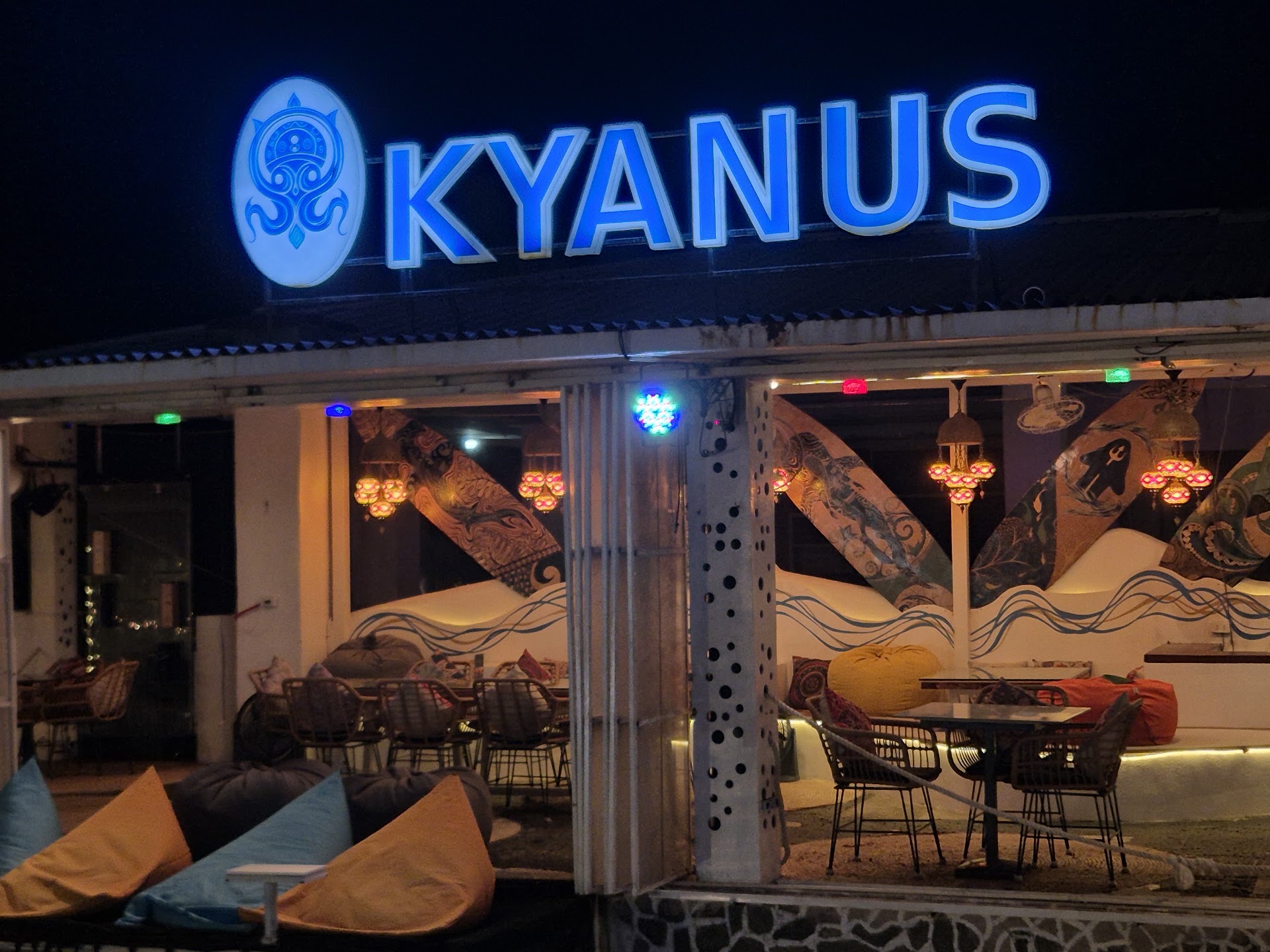 Cocktail Masterclass in Alona Beach