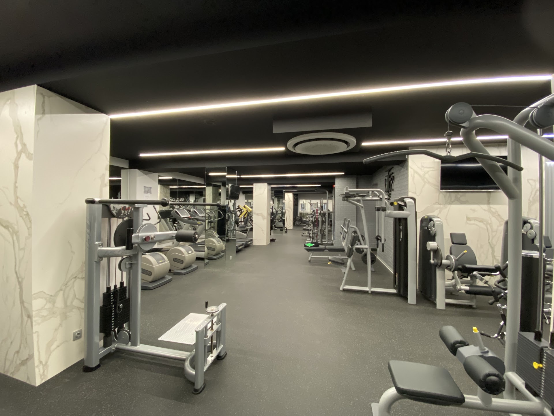 Cuzco Gym & Fitness