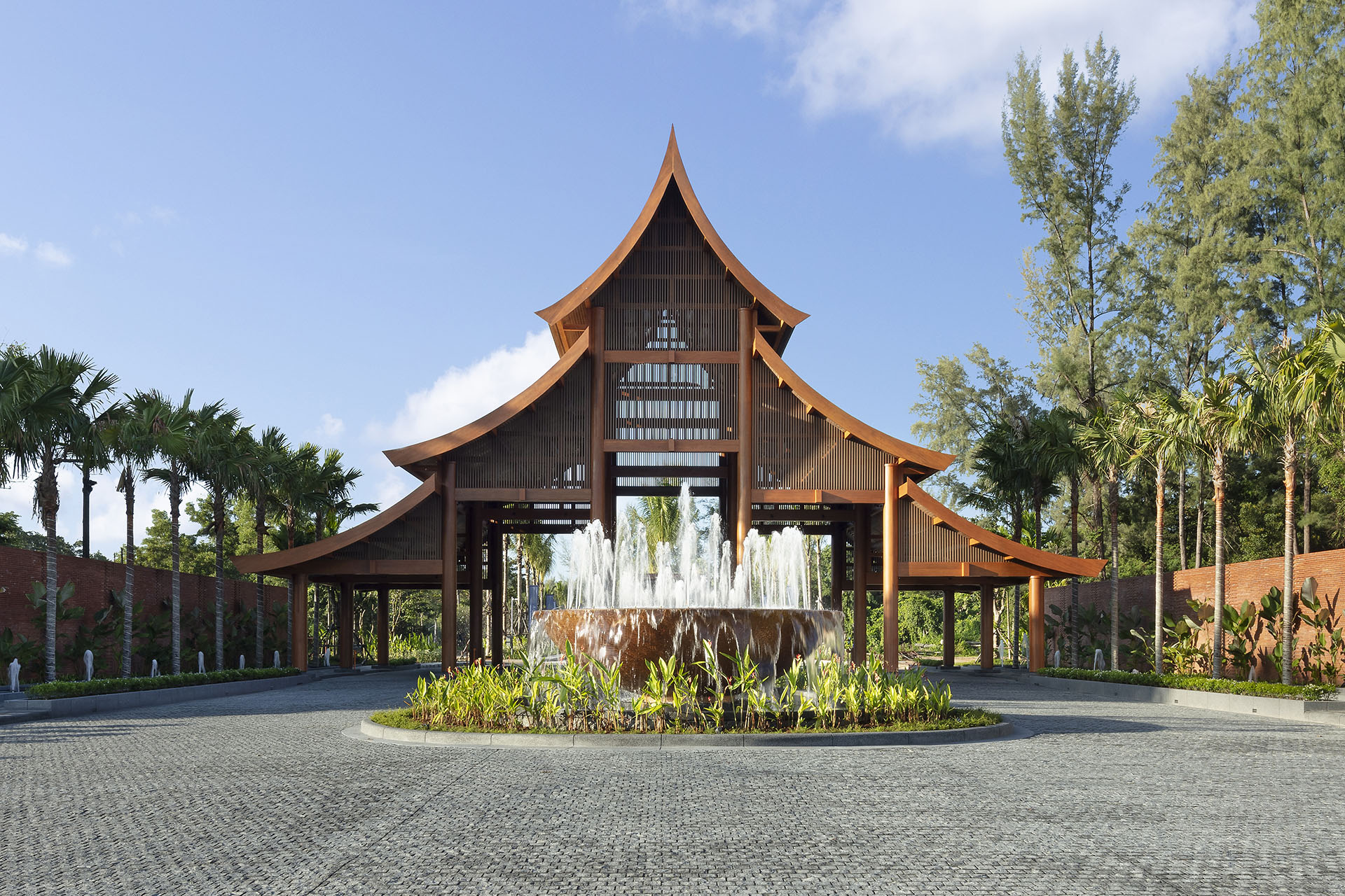 Golf Courses in Pasai Beach