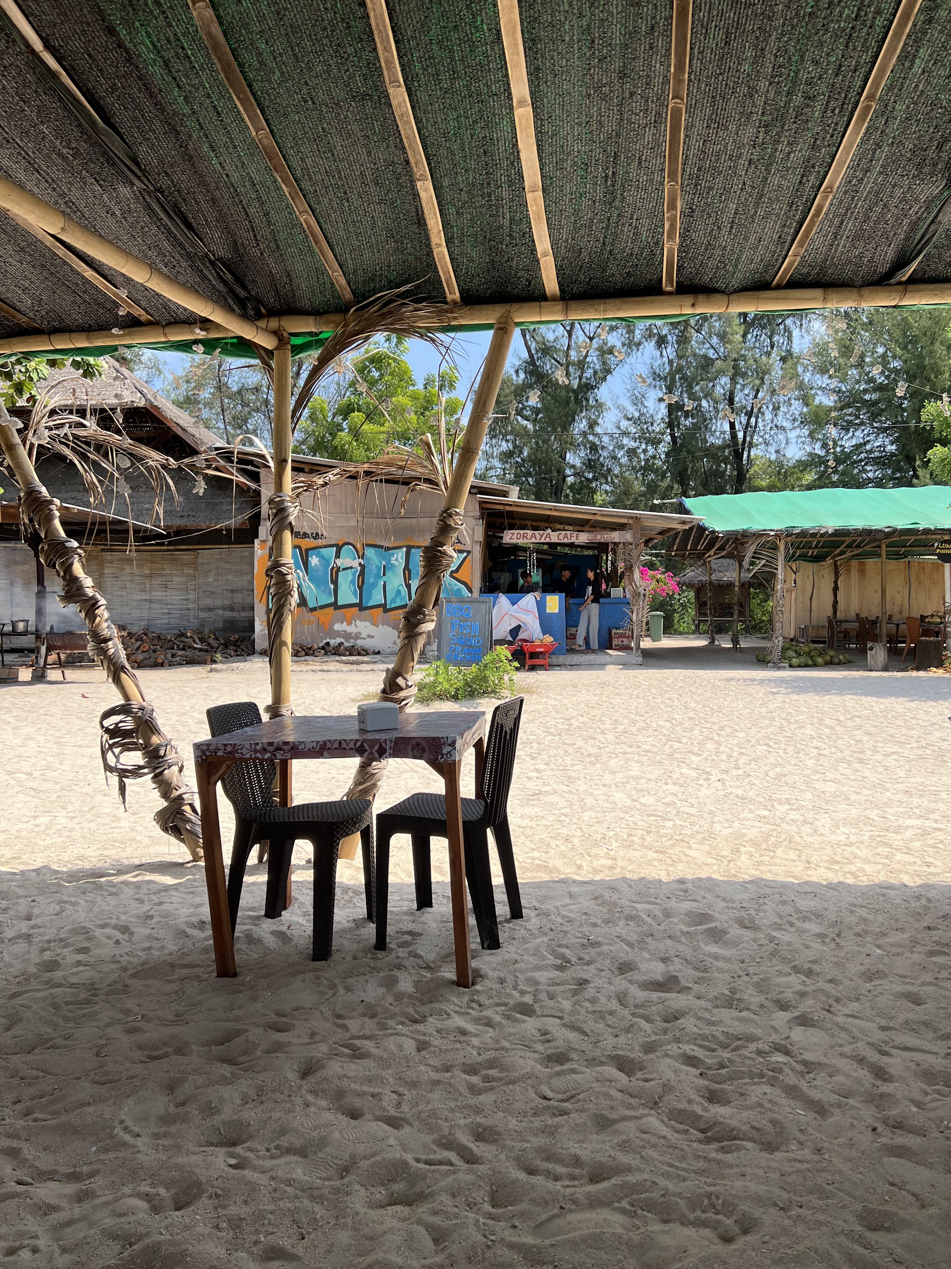 Warung zoraya (seafood gili meno)