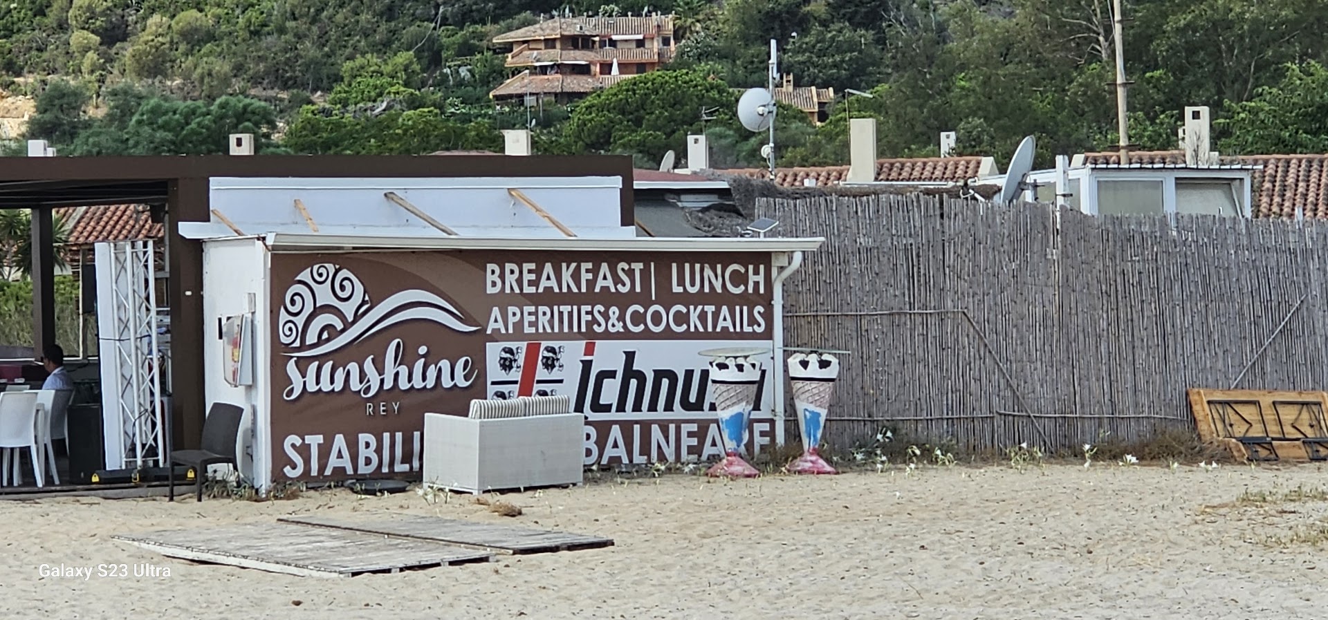 Sunshine Rey Beach Bar