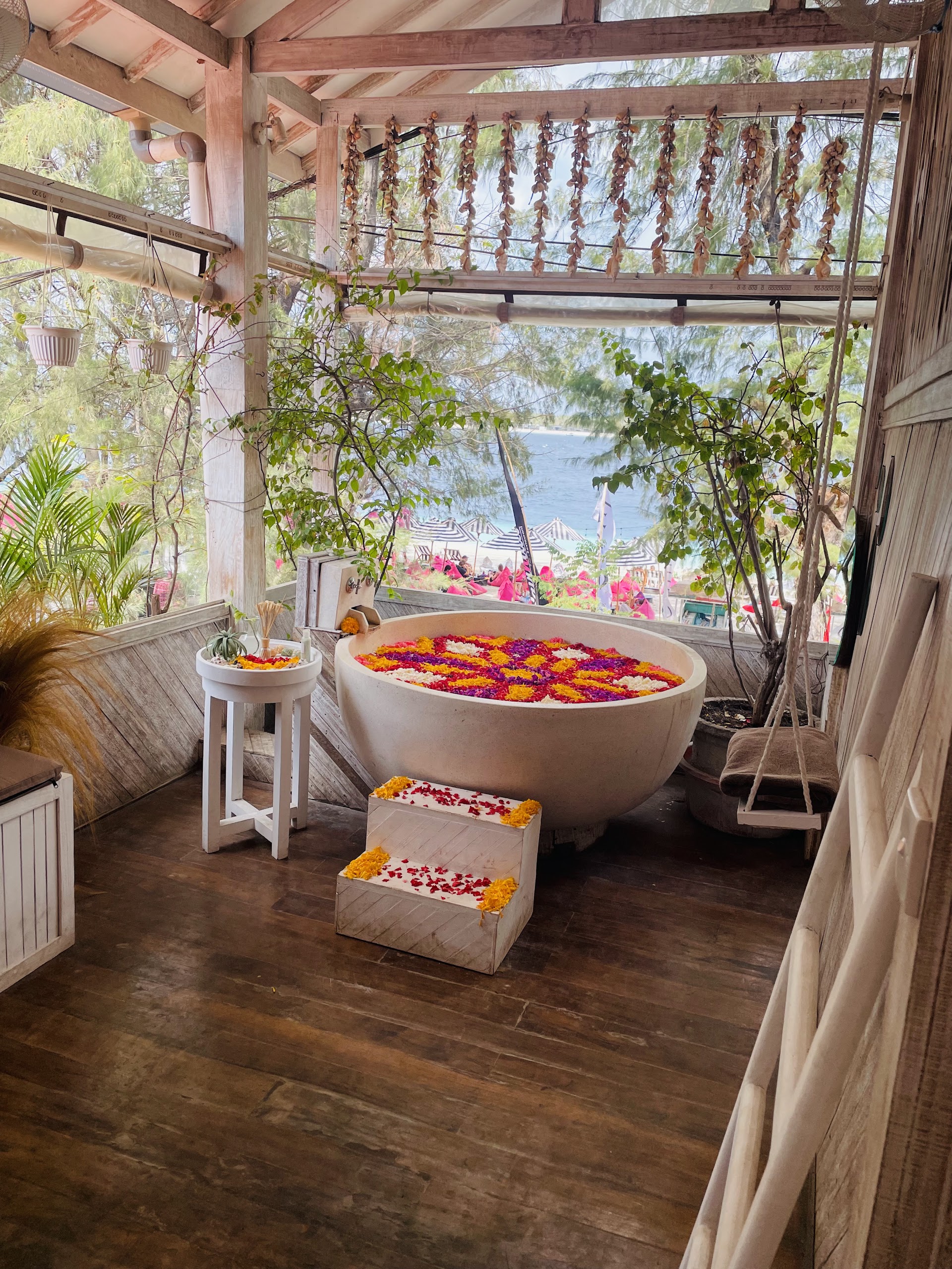 Ice Bath in gili meno