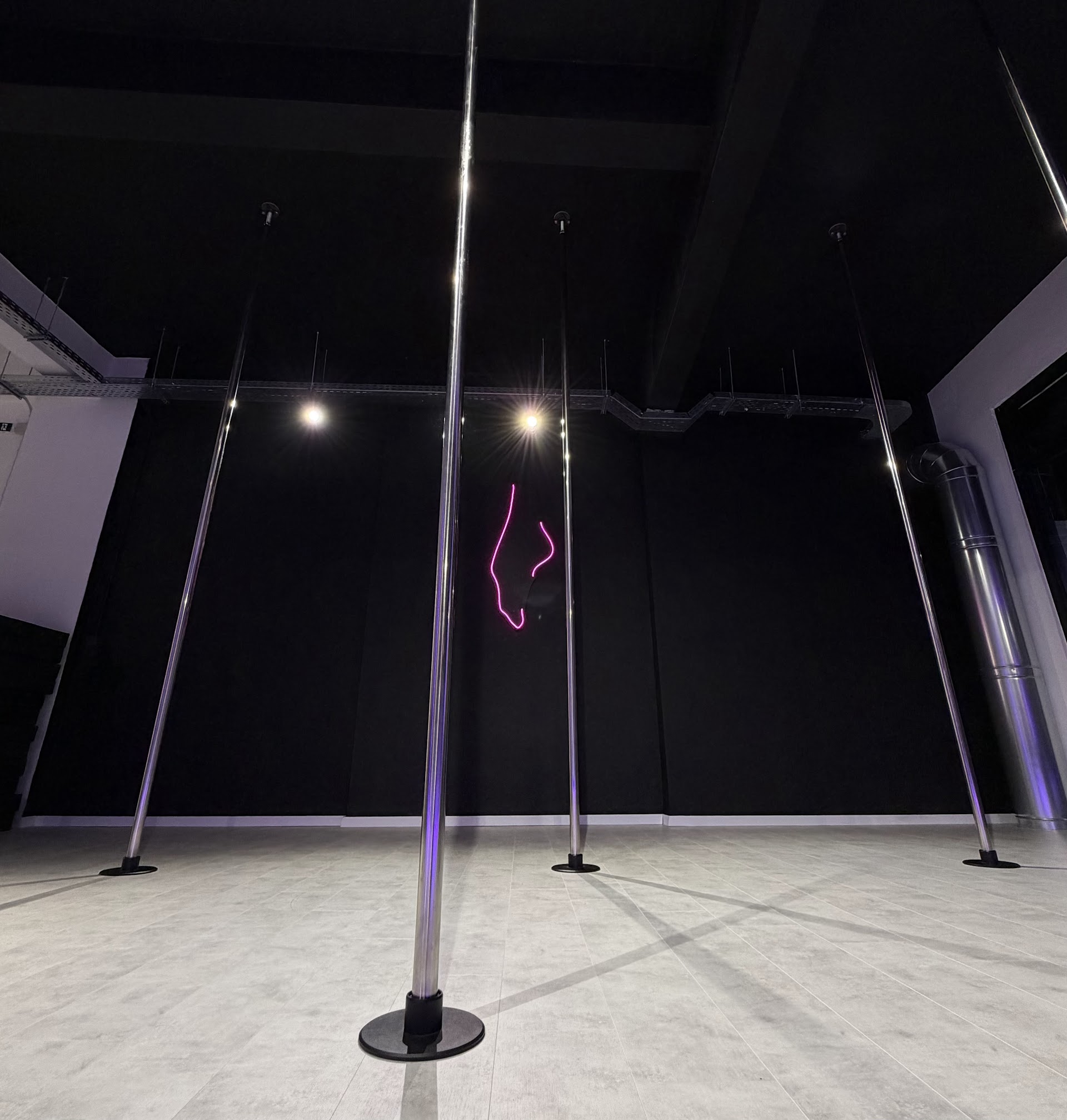 MOUSA pole and art