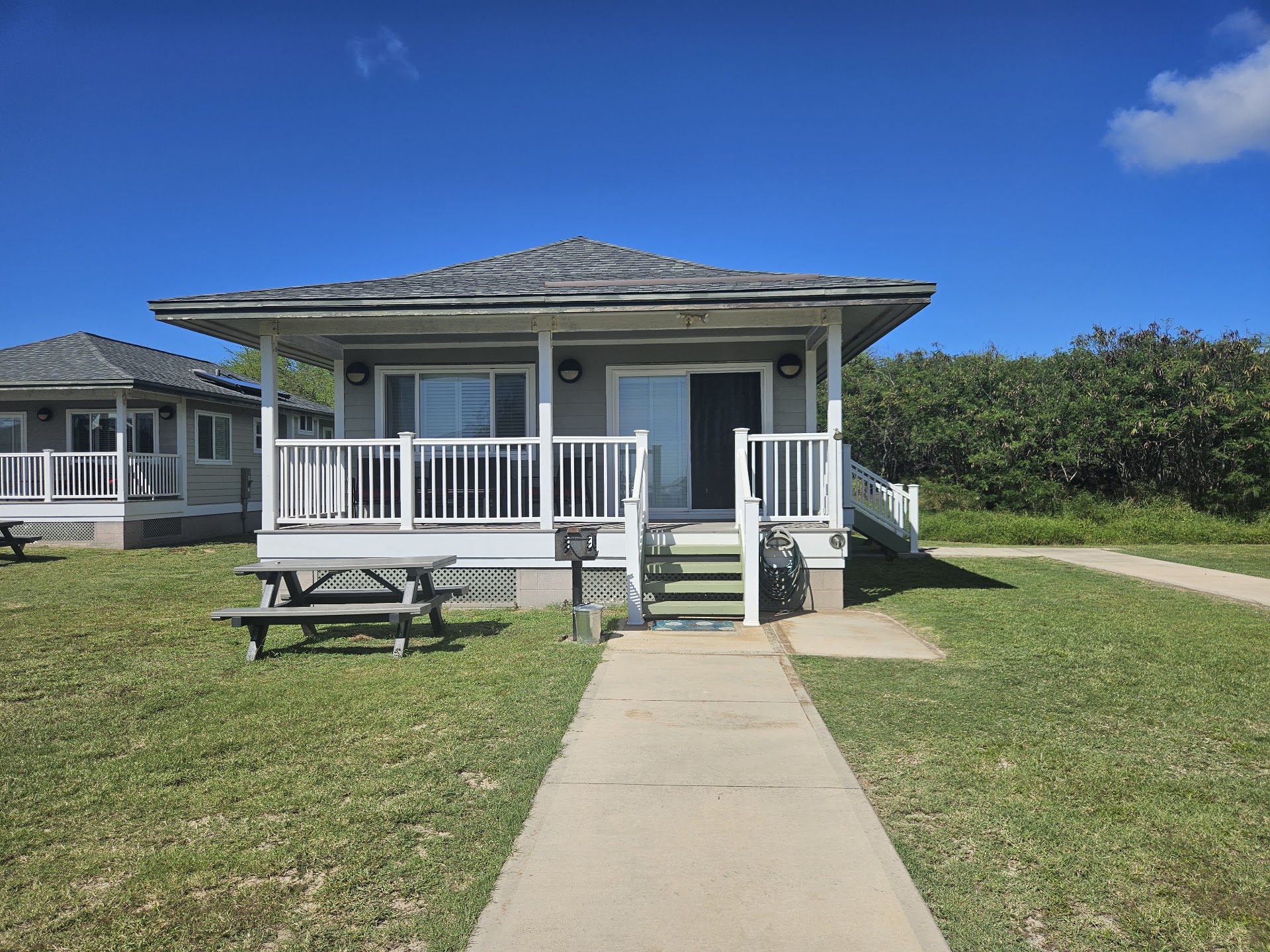 Barking Sand Beach Cottages