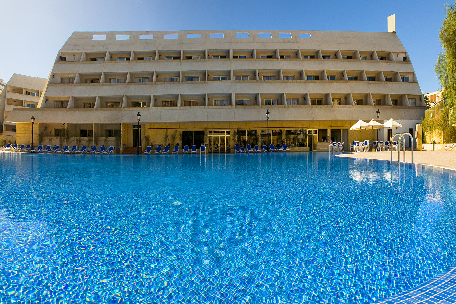 Las Americas Family Inn
