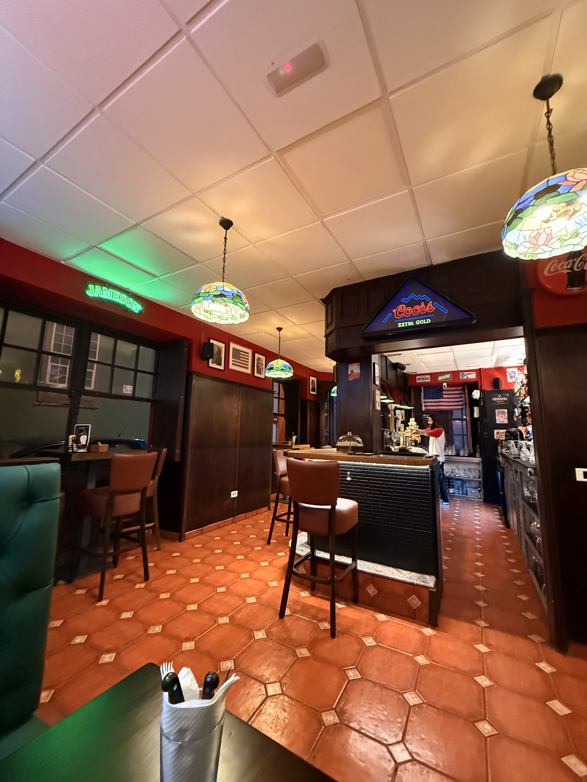 Red Rock House - American Spirit Bar