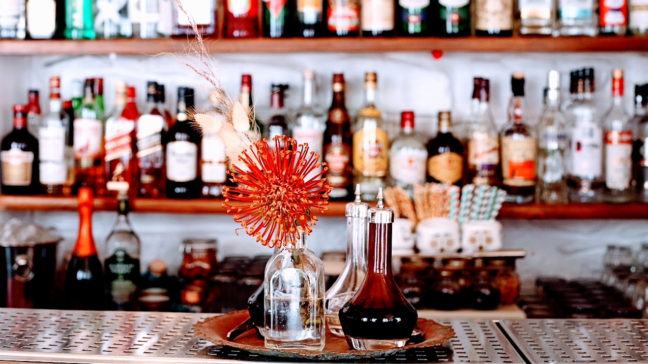 Kosmos Cocktail Bar
