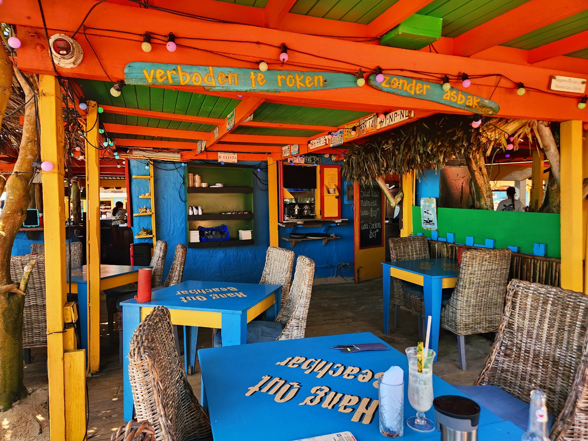 Hang Out Beachbar