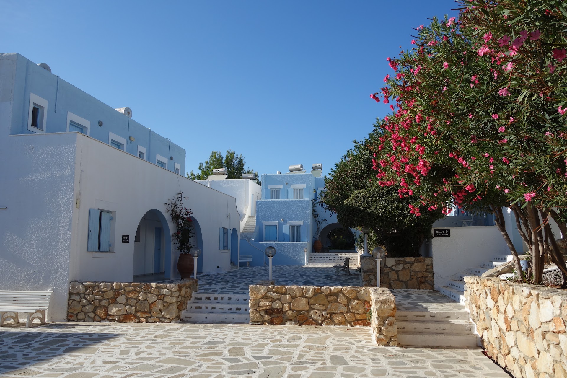 Narges Hotel