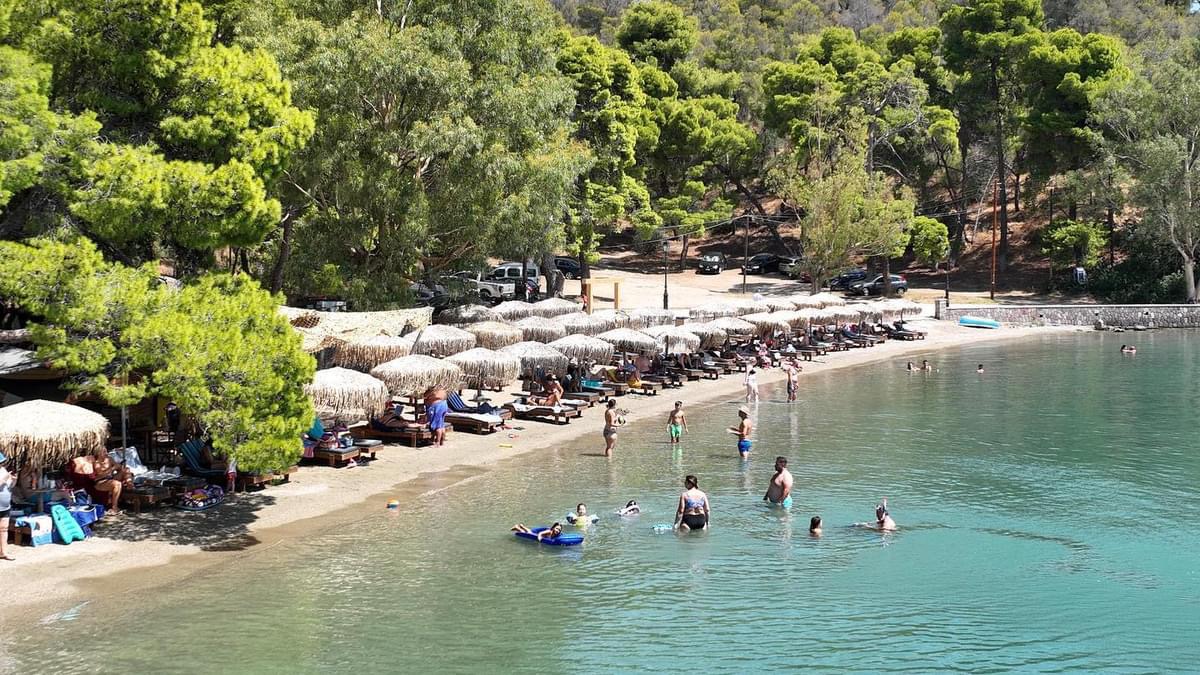 Mikro Neorio Bay Beach Bar