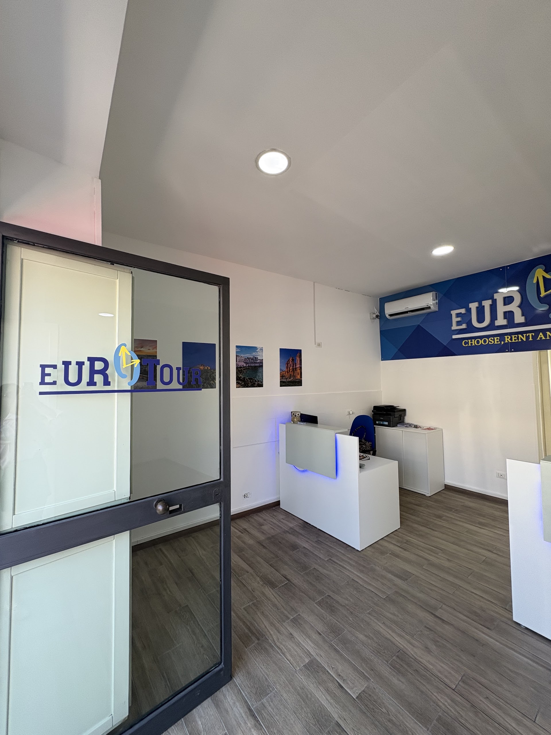 Eurotour noleggio auto Siracusa - Noleggio Auto, Van, Furgoni, Scooter, Bici - Servizi taxi - Deposito bagagli