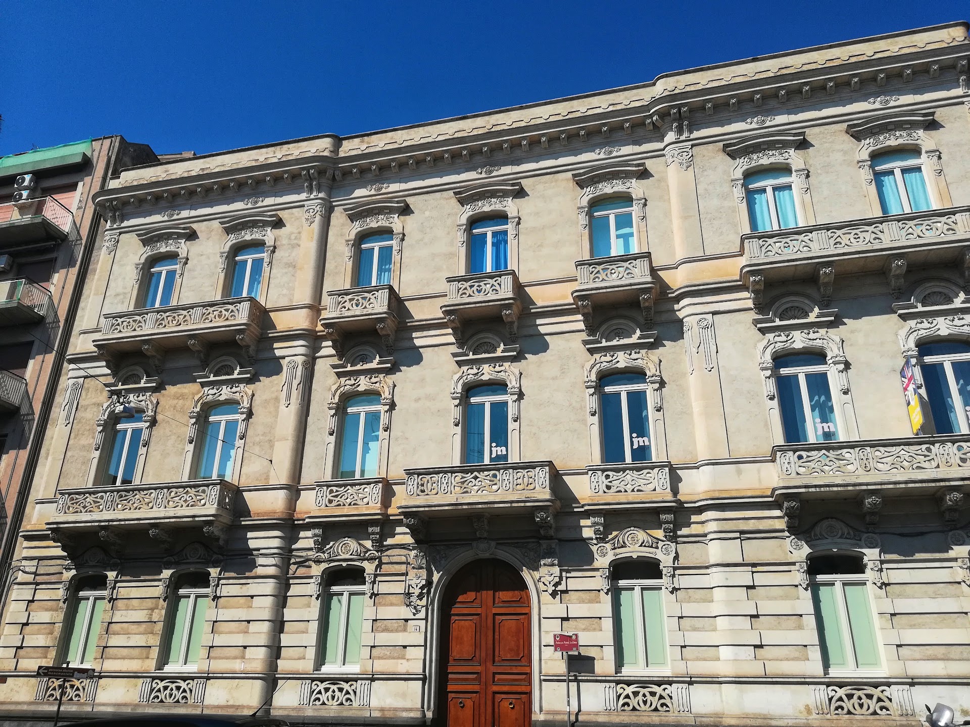 Feiana Business Center