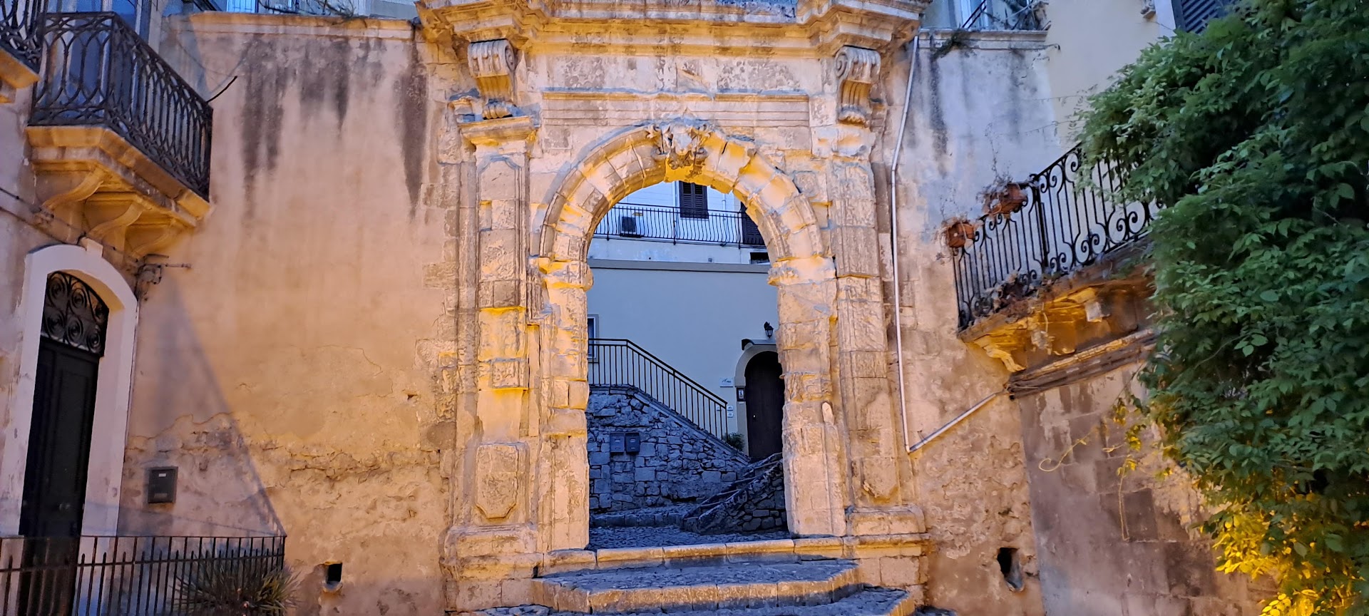 Casa Albergo Portale Pirrera