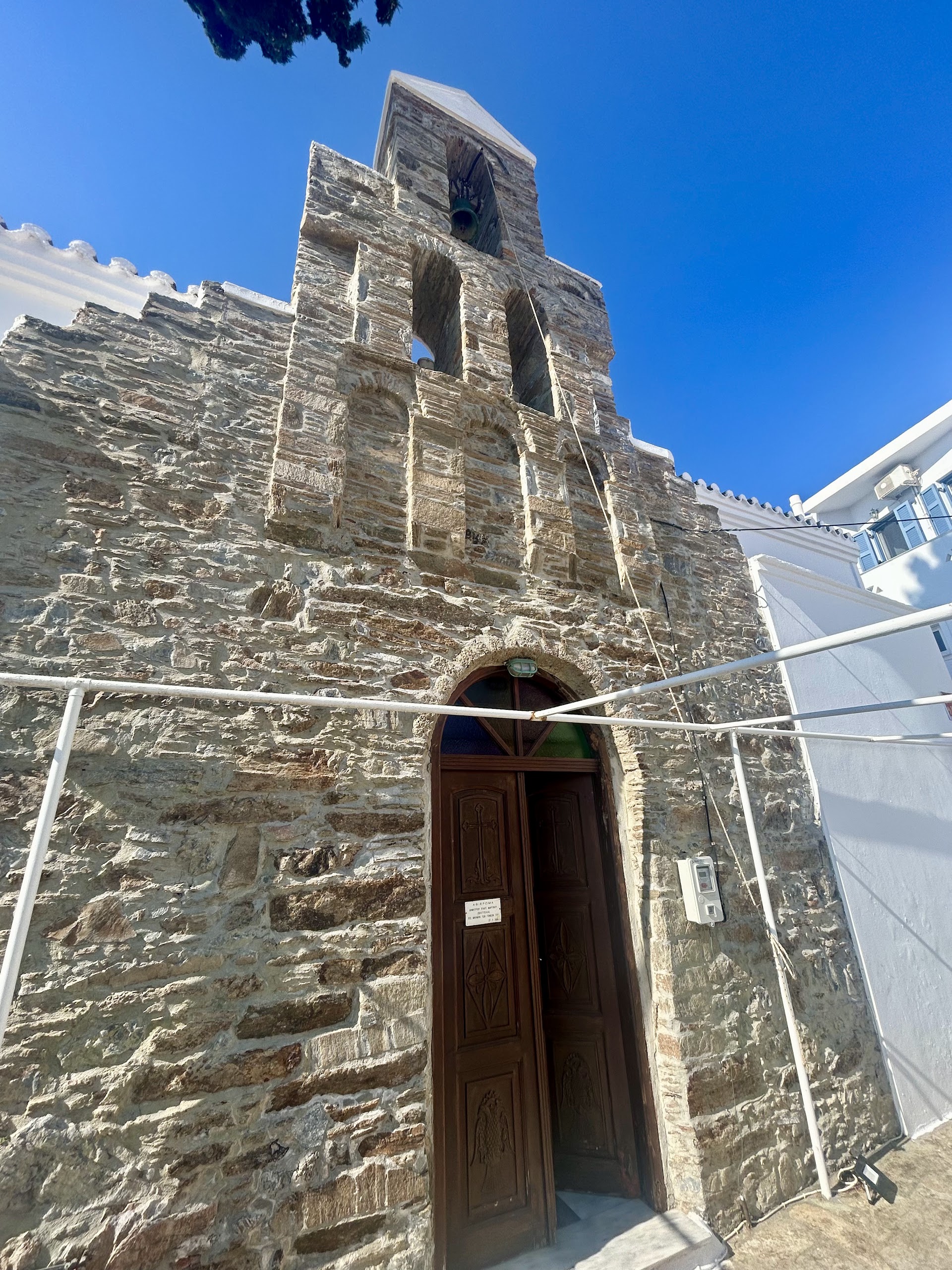 Churches in Dryopida