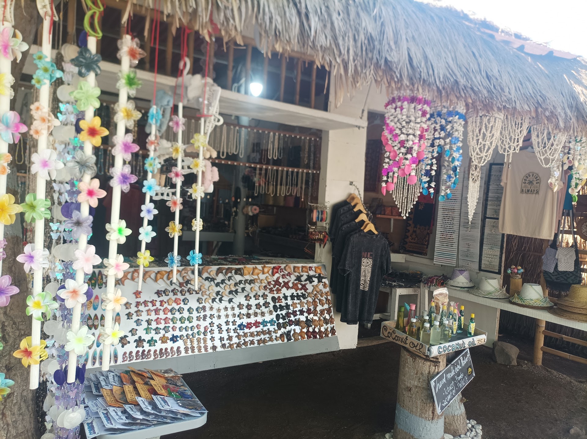 RESPECT Gili Air - Artshop & Local Product Souvernirs