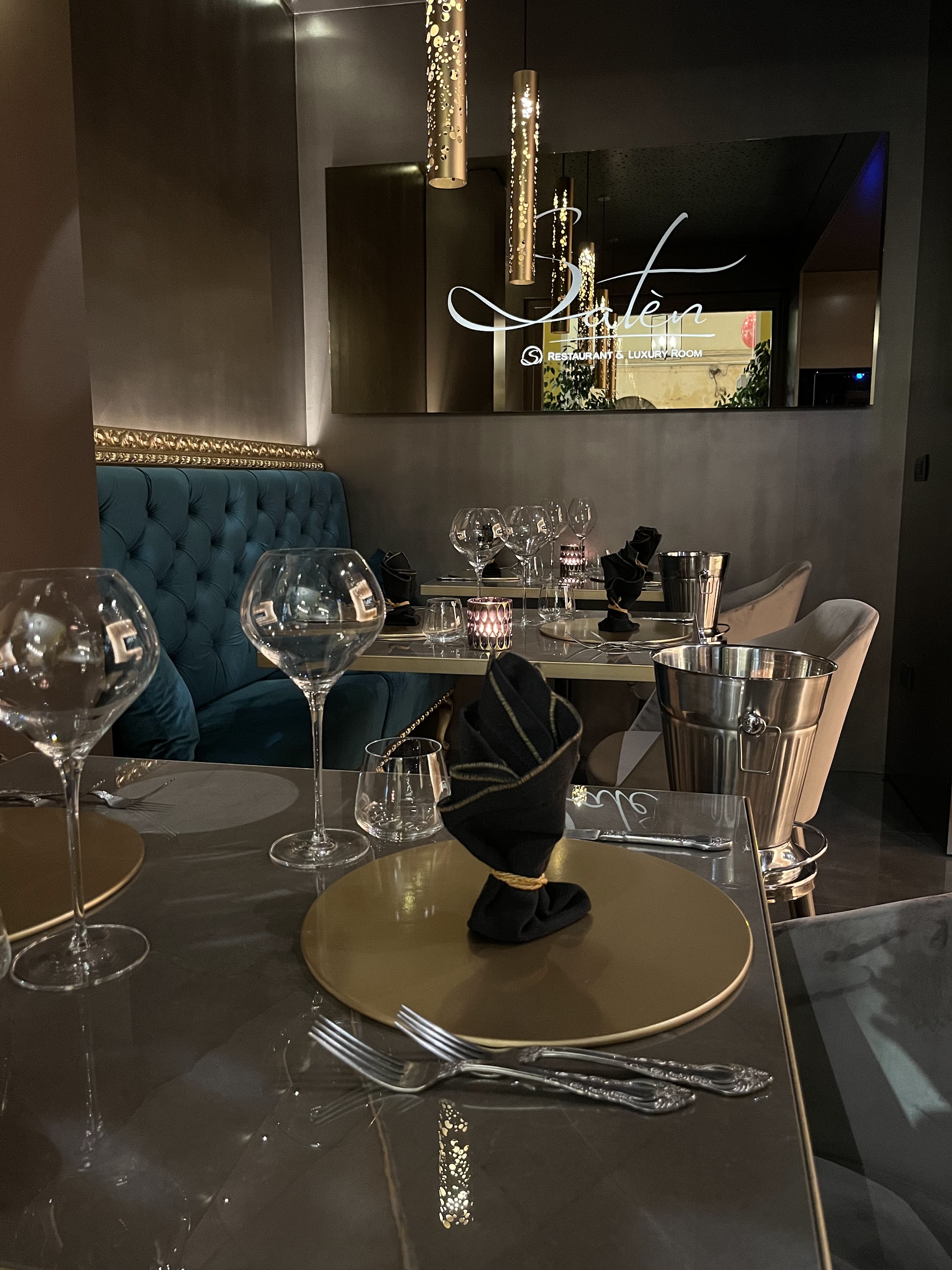 Satèn Restaurant & Luxury Room