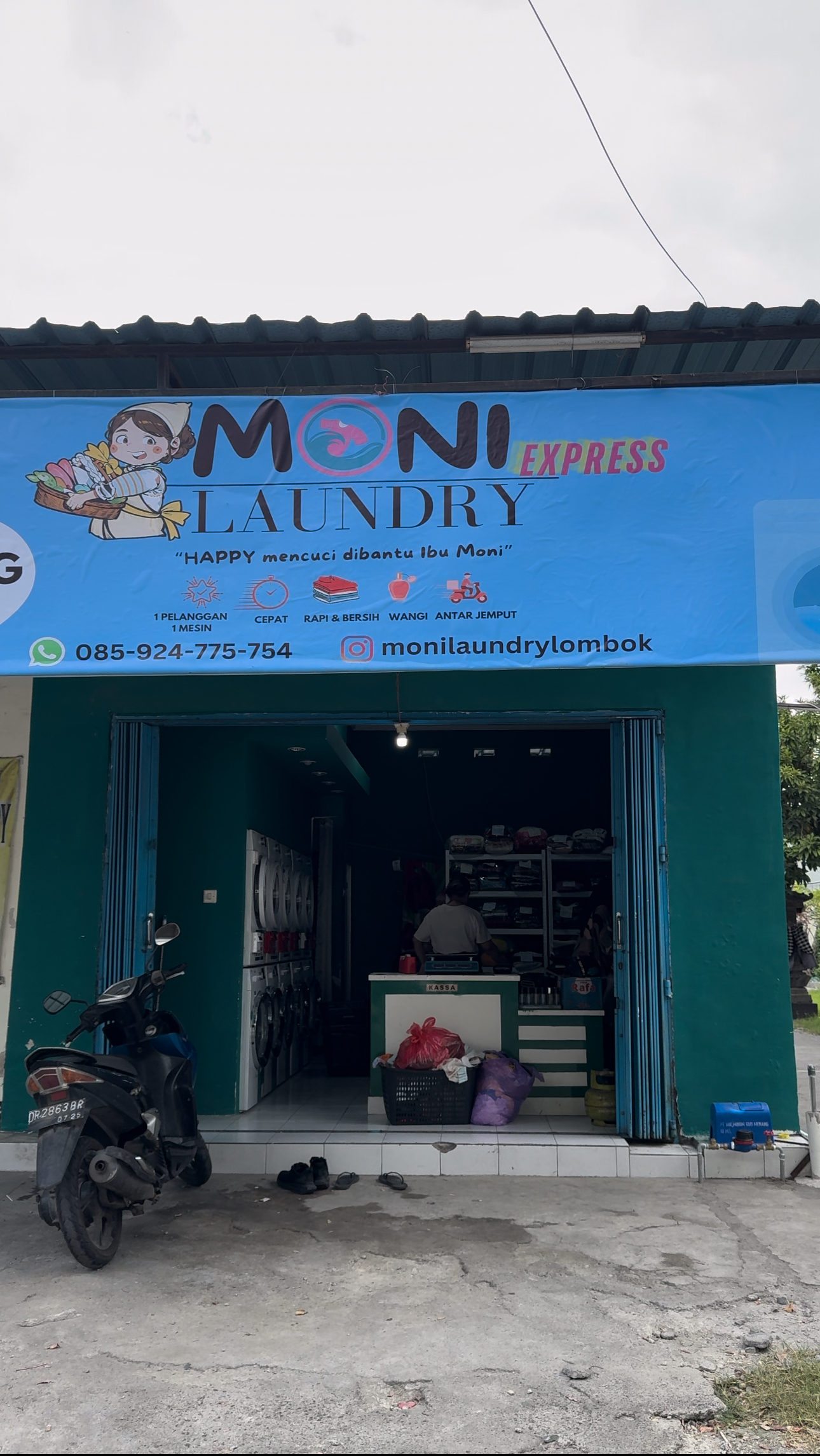 MONI LAUNDRY EXPRESS LOMBOK