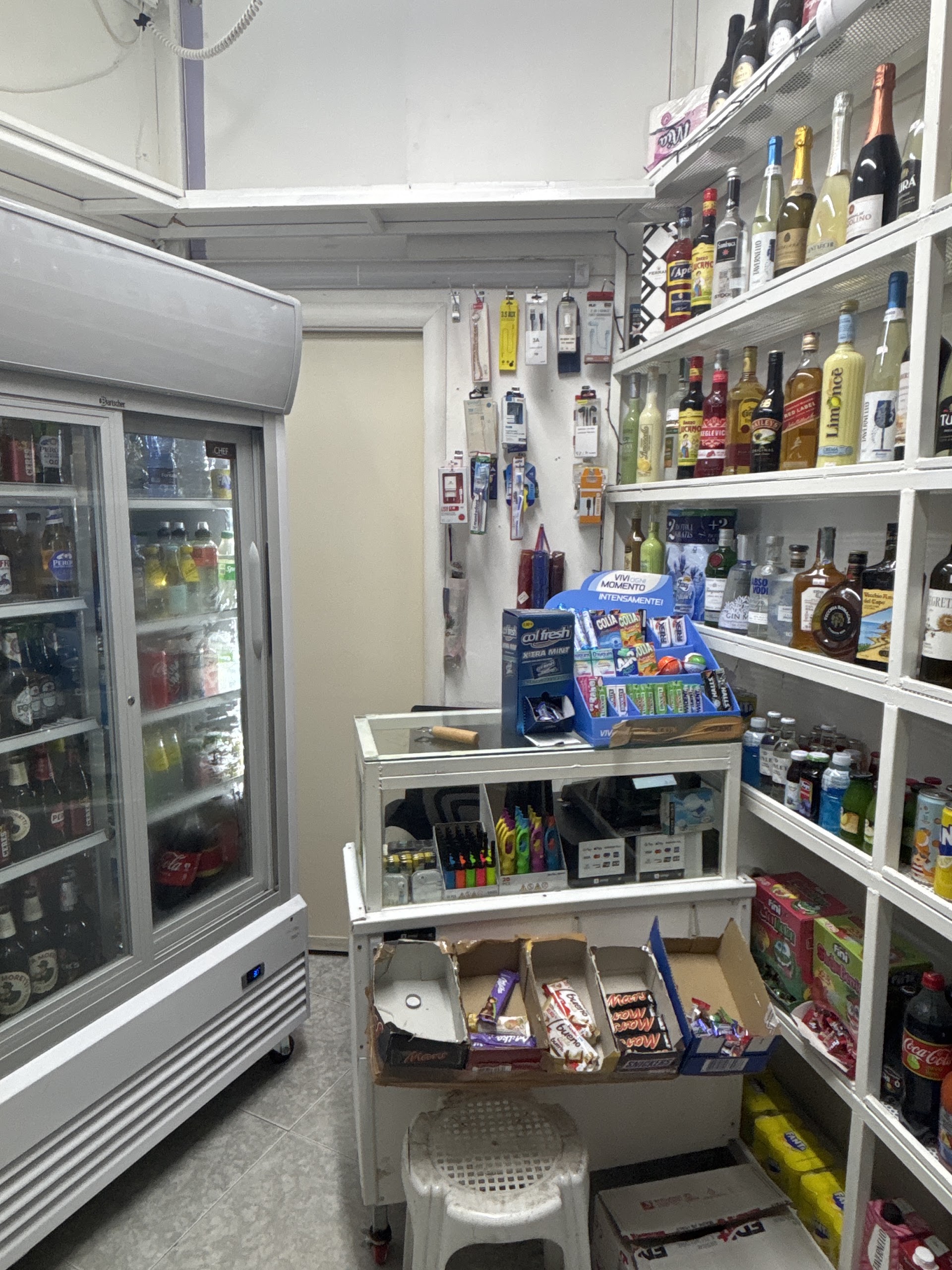 Mini market di Hossain