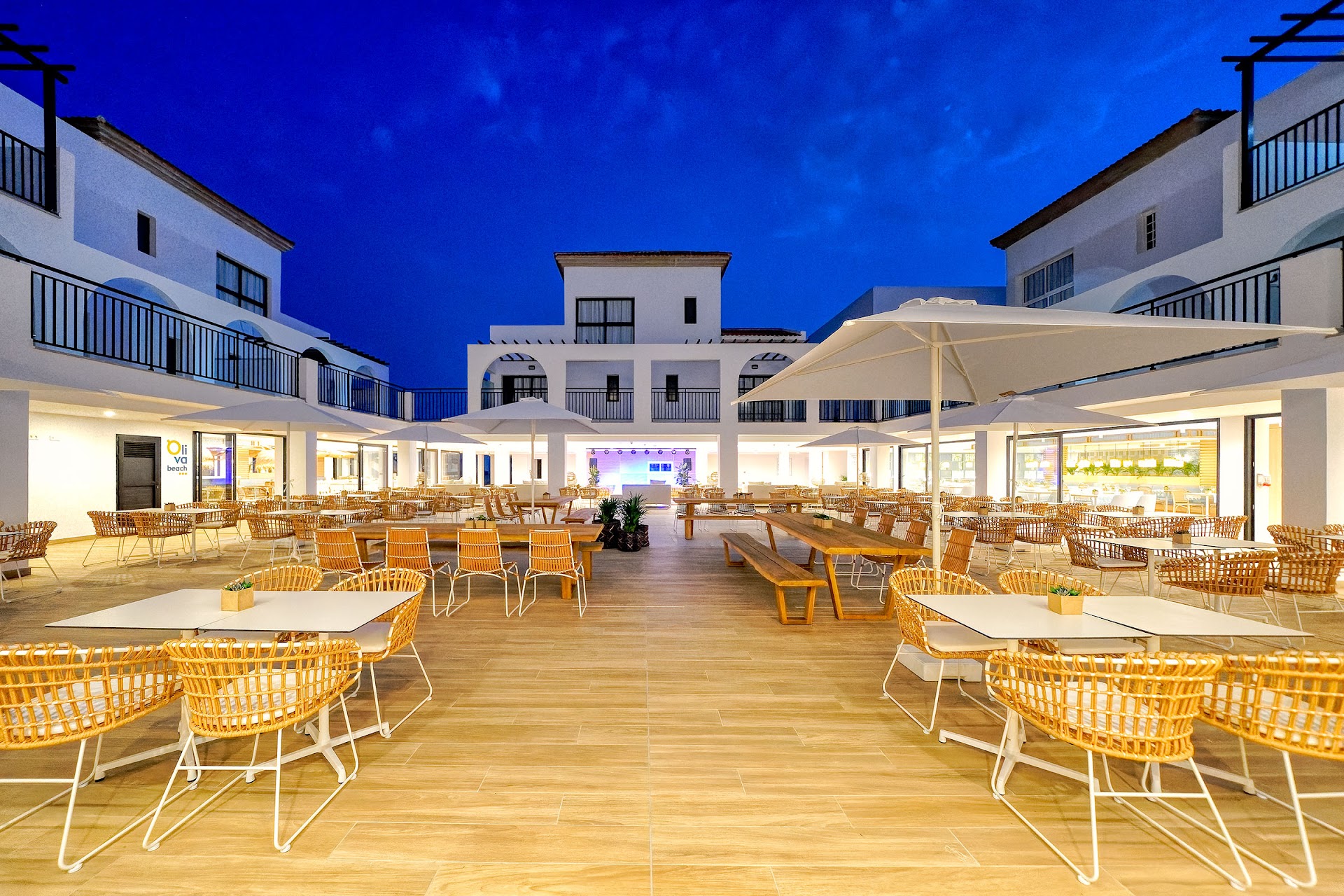 BRONCEMAR BEACH SUITES
