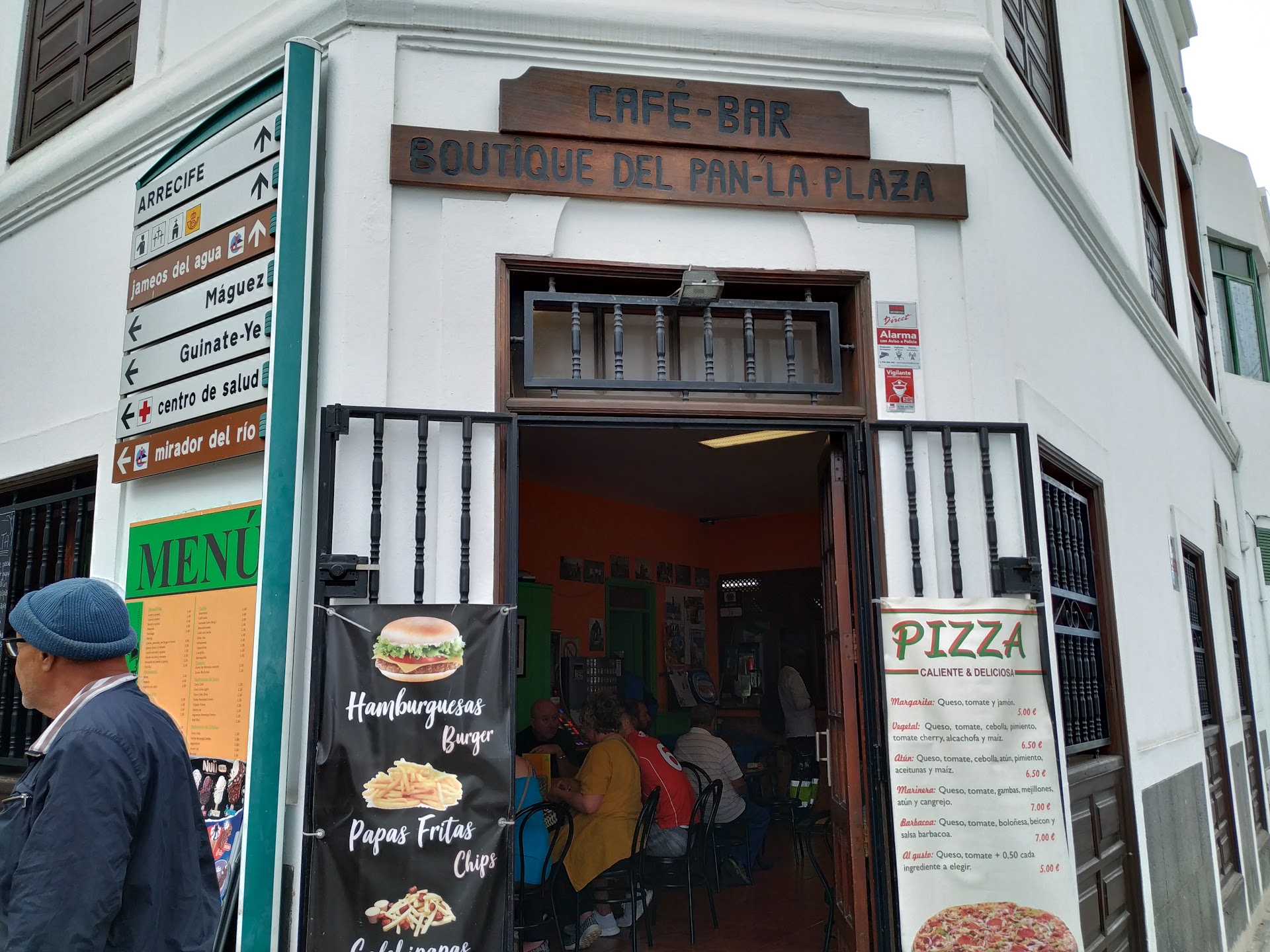 Bar Cafetería La Plaza