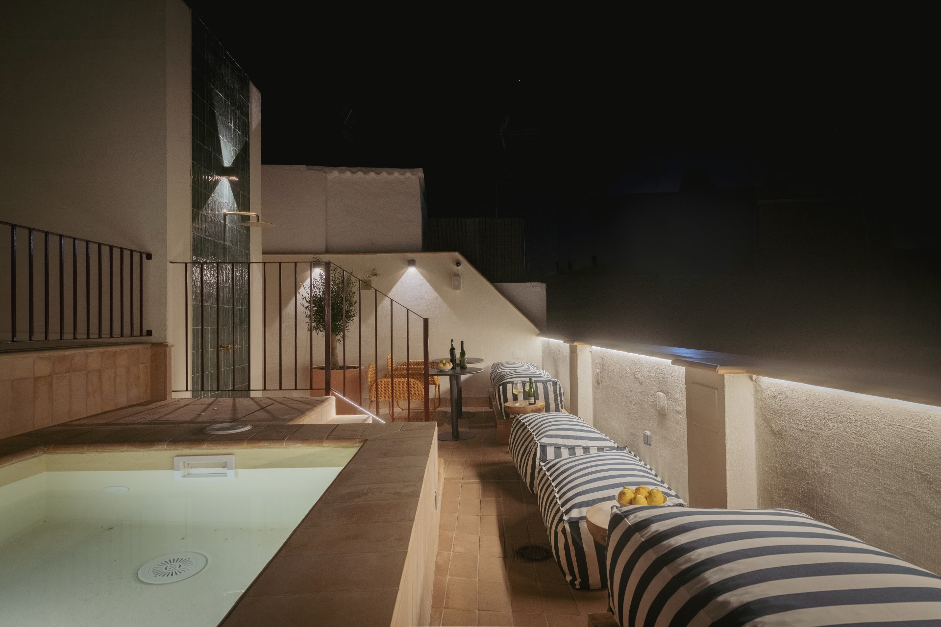 LIRIUM CASA PATIO