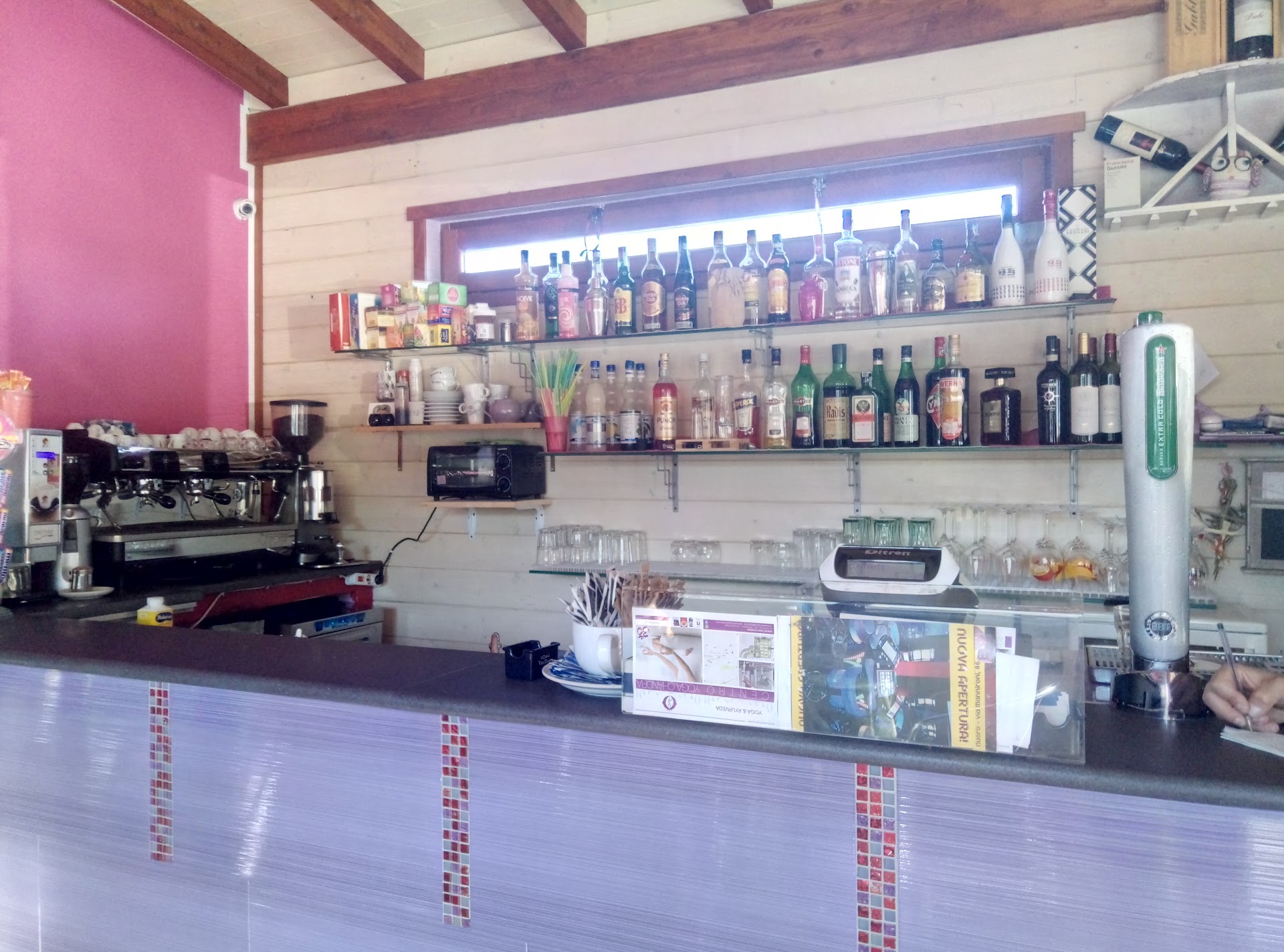 Glam Bar