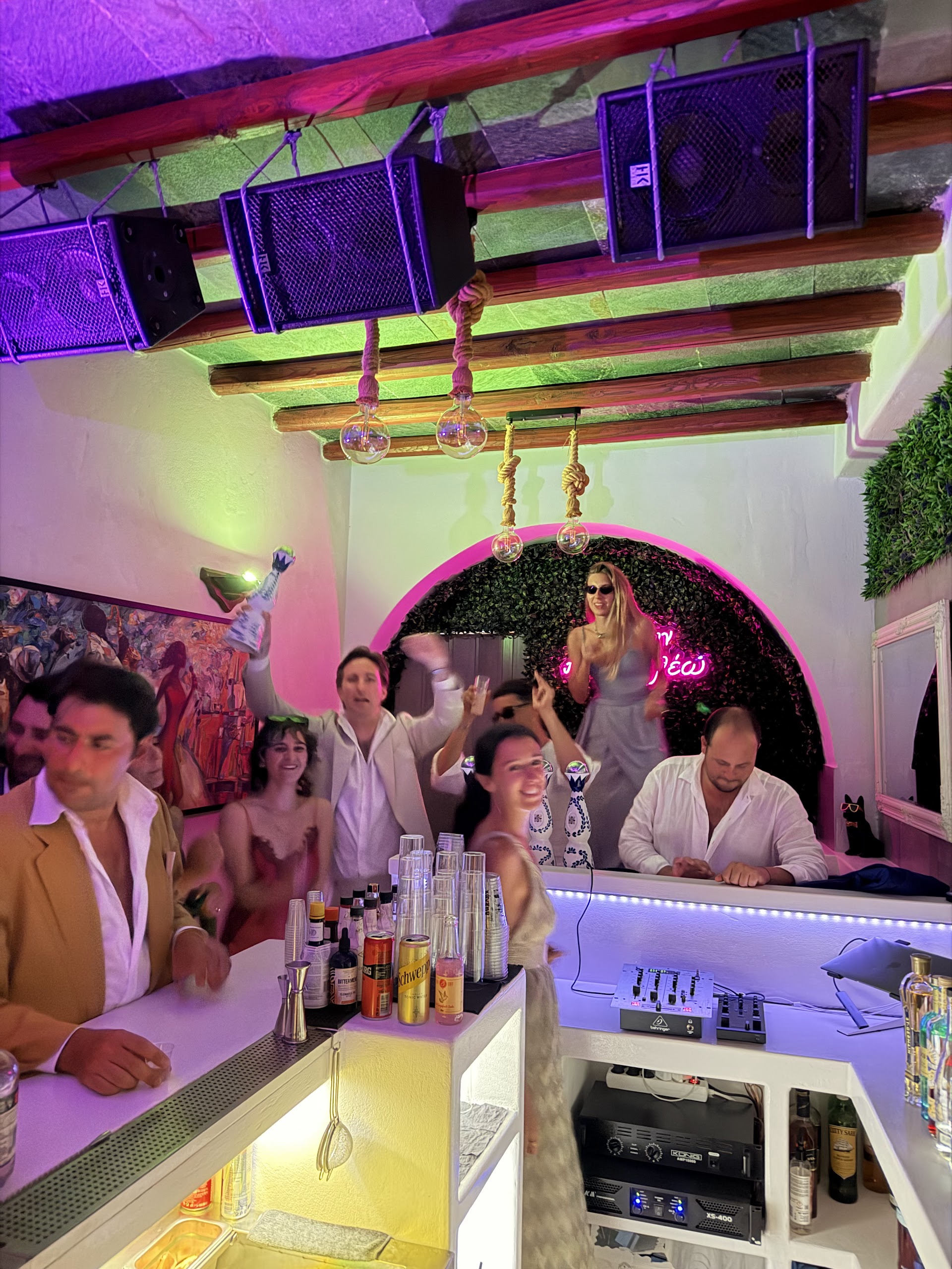 κάντην cocktail bar